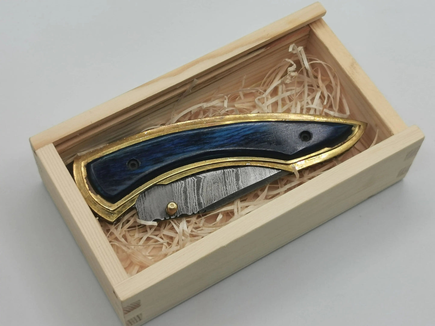 Couteau de Poche en Damas - Le Sirocco Hosteel