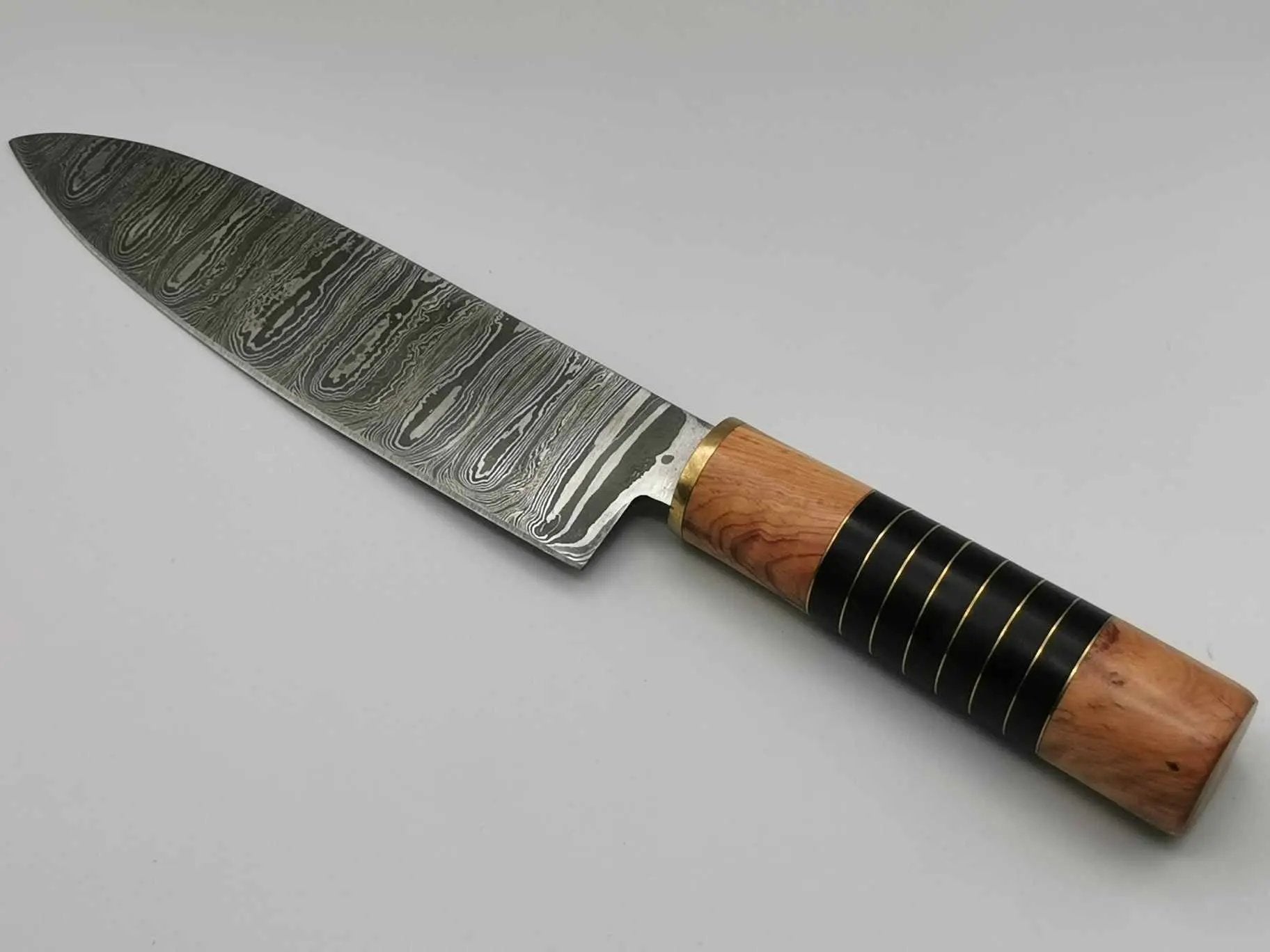 Couteau de Cuisine en Damas - Le Ying Hosteel