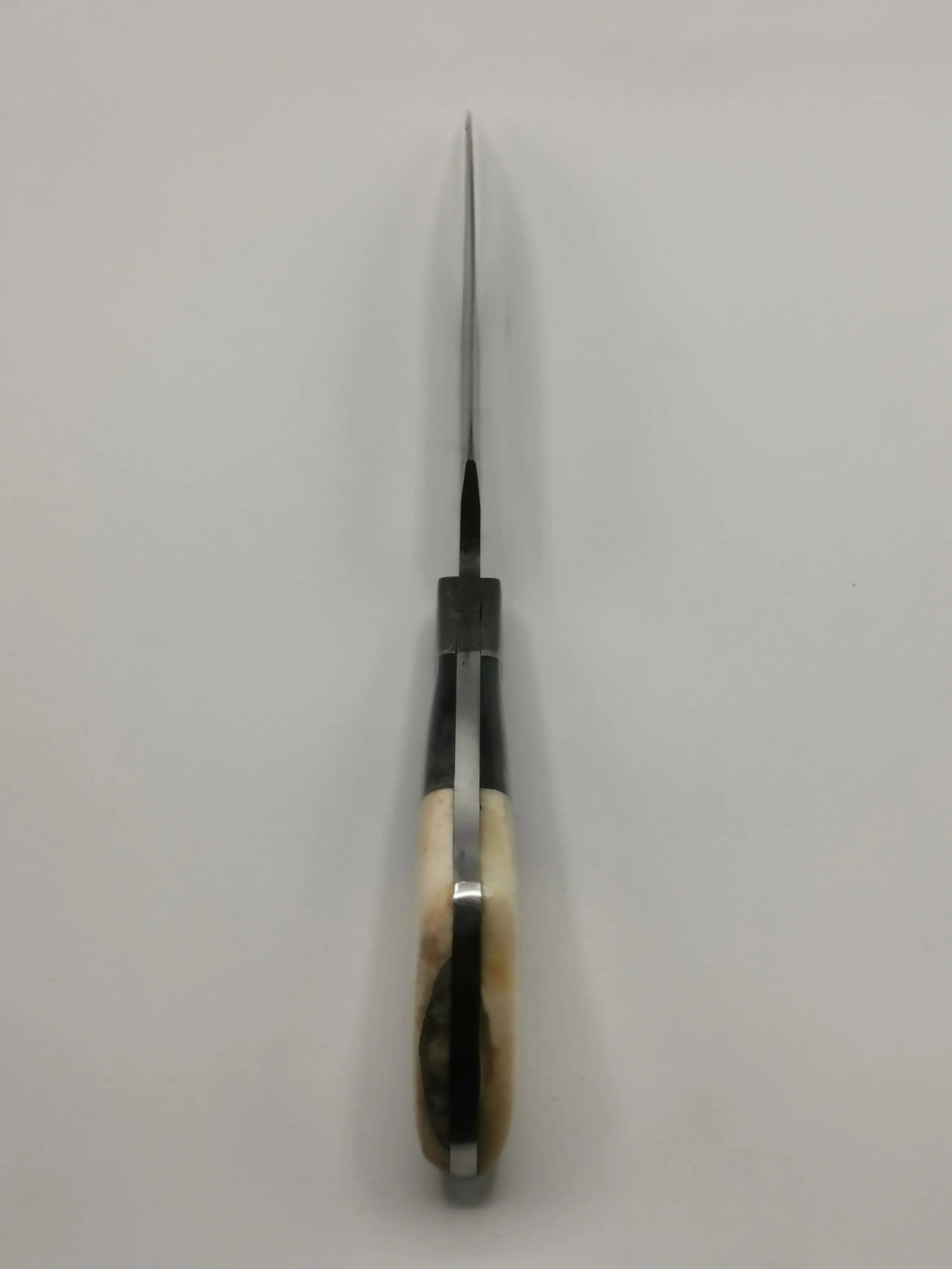 Couteau de Chasse en Damas - L’Albaron Hosteel