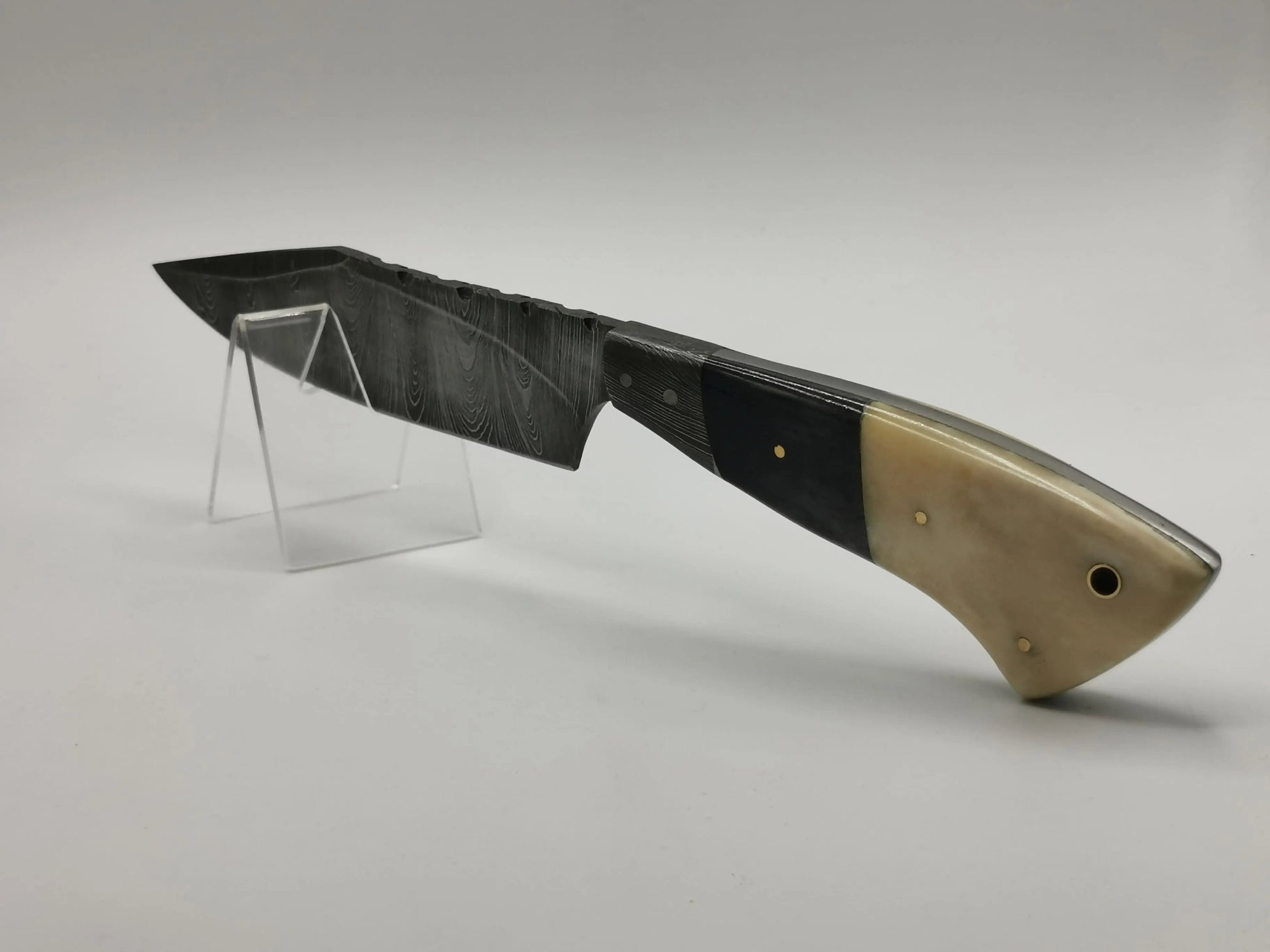 Couteau de Chasse en Damas - L’Albaron Hosteel