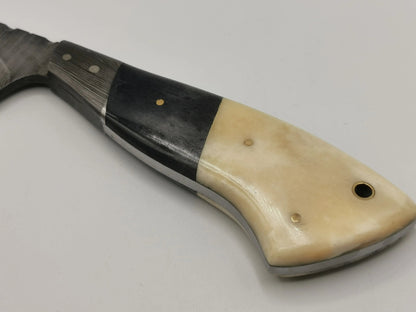 Couteau de Chasse en Damas - L’Albaron Hosteel