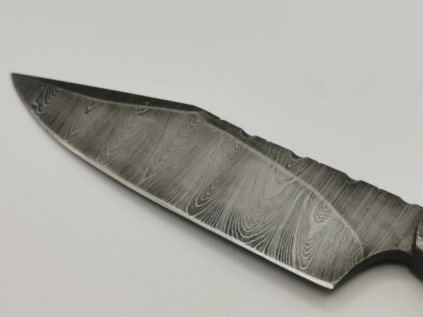 Couteau de Chasse en Damas - L’Albaron Hosteel