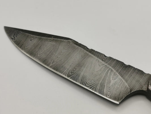 Couteau de Chasse en Damas - L’Albaron Hosteel