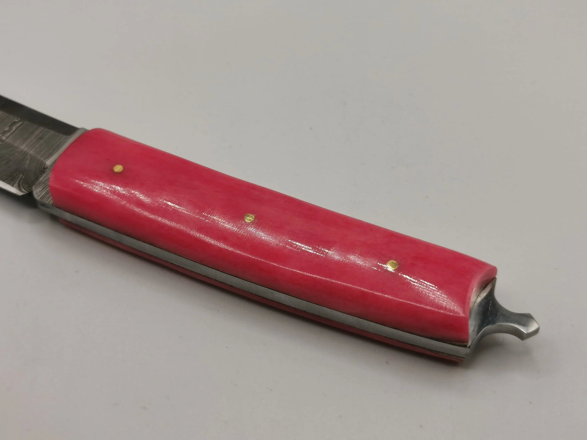 Couteau de Chasse en Damas - L'Aréno Hosteel