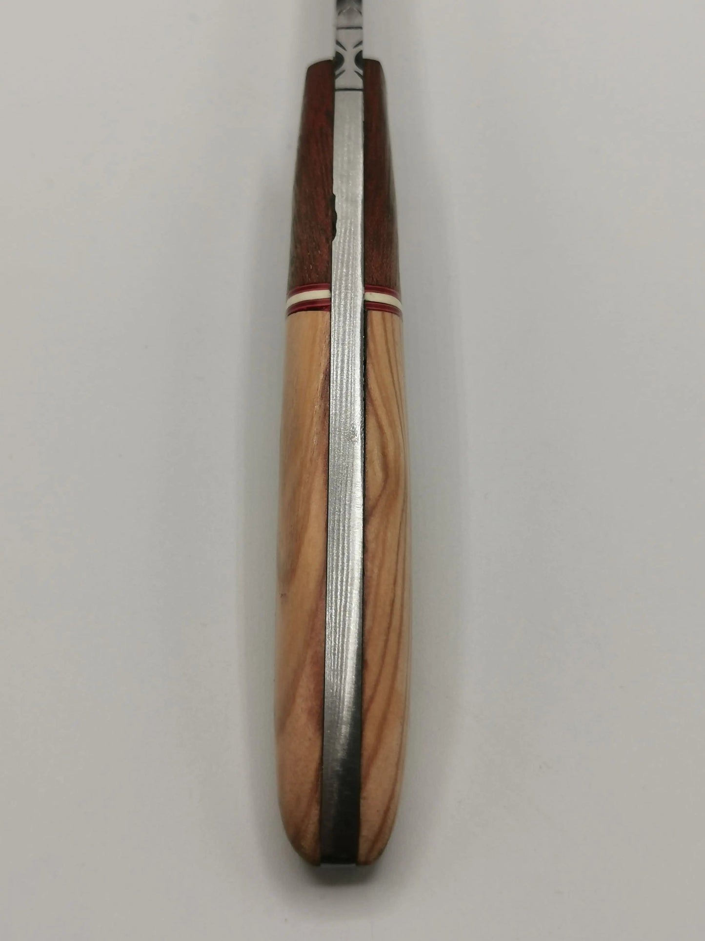 Couteau de Chasse en Damas - L'Olivou Hosteel