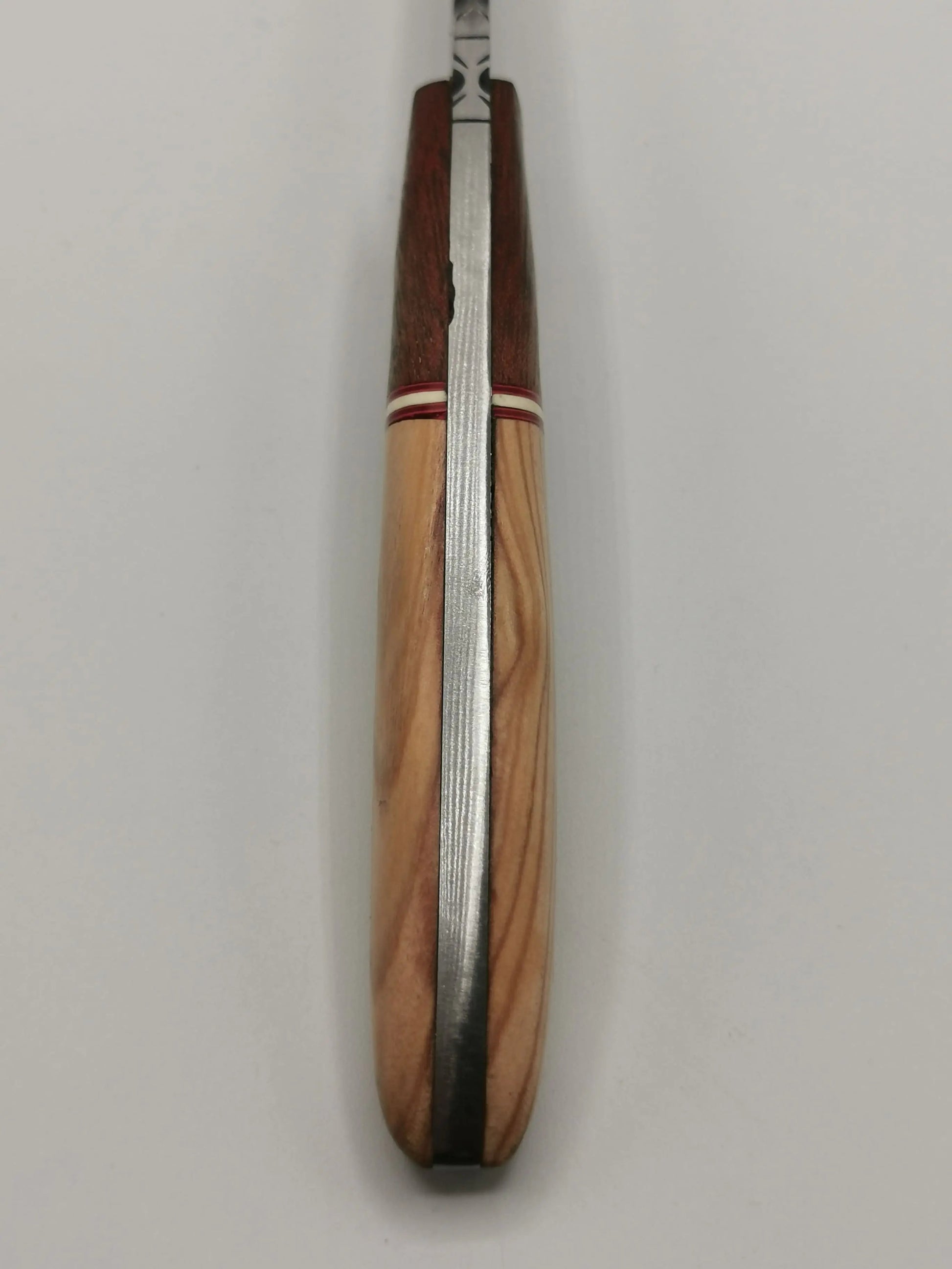Couteau de Chasse en Damas - L'Olivou Hosteel