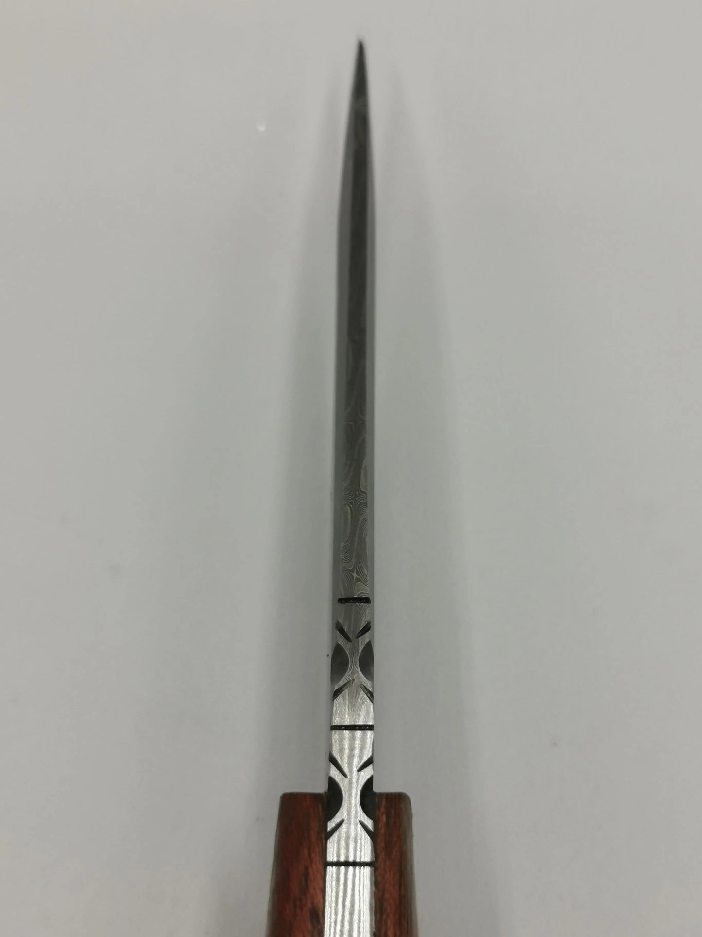 Couteau de Chasse en Damas - L'Olivou Hosteel
