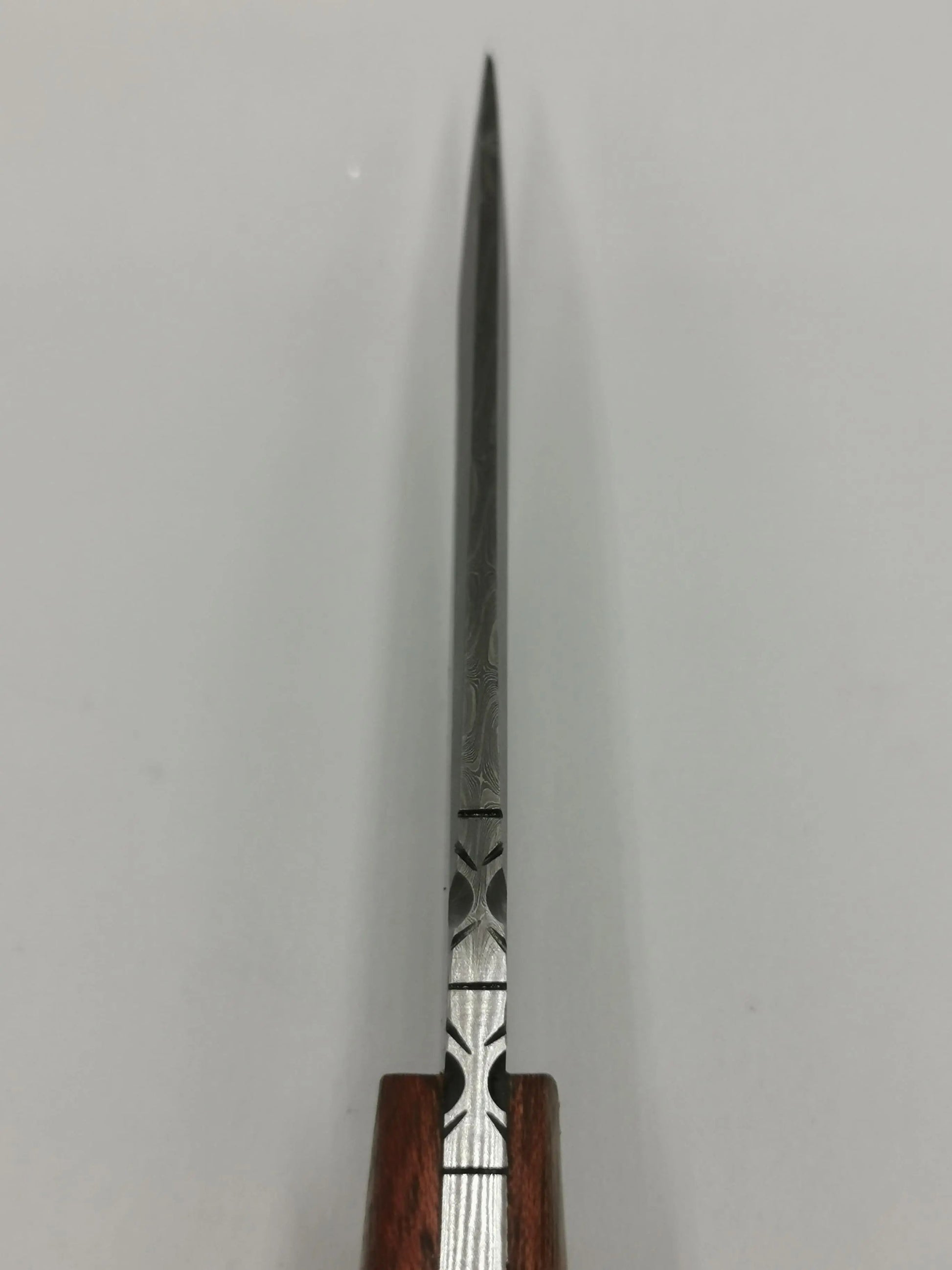 Couteau de Chasse en Damas - L'Olivou Hosteel