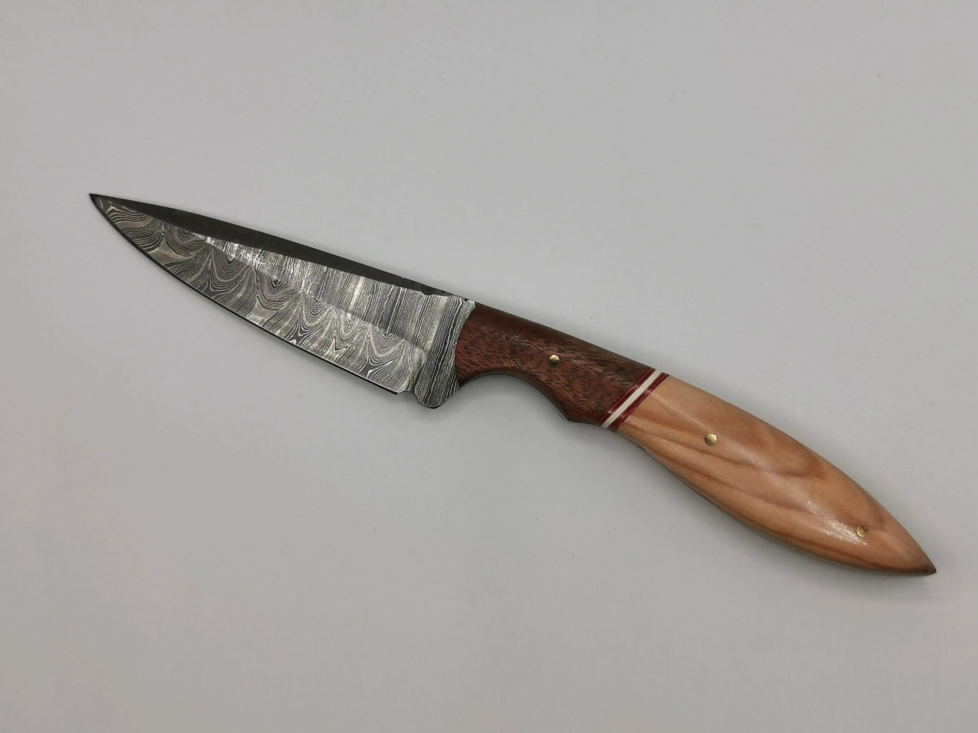 Couteau de Chasse en Damas - L'Olivou Hosteel