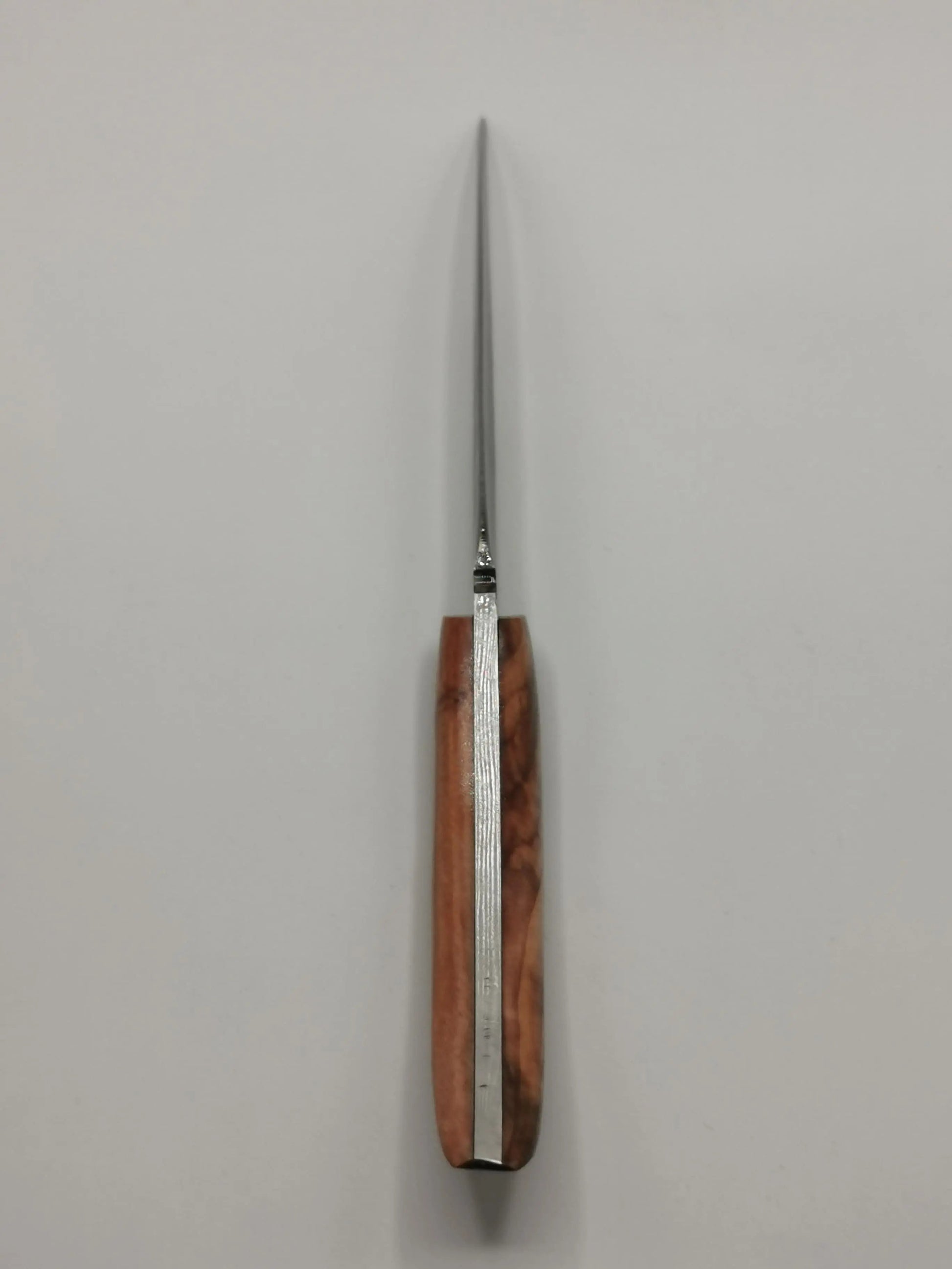 Couteau de Chasse en Damas - Le Camargo Hosteel