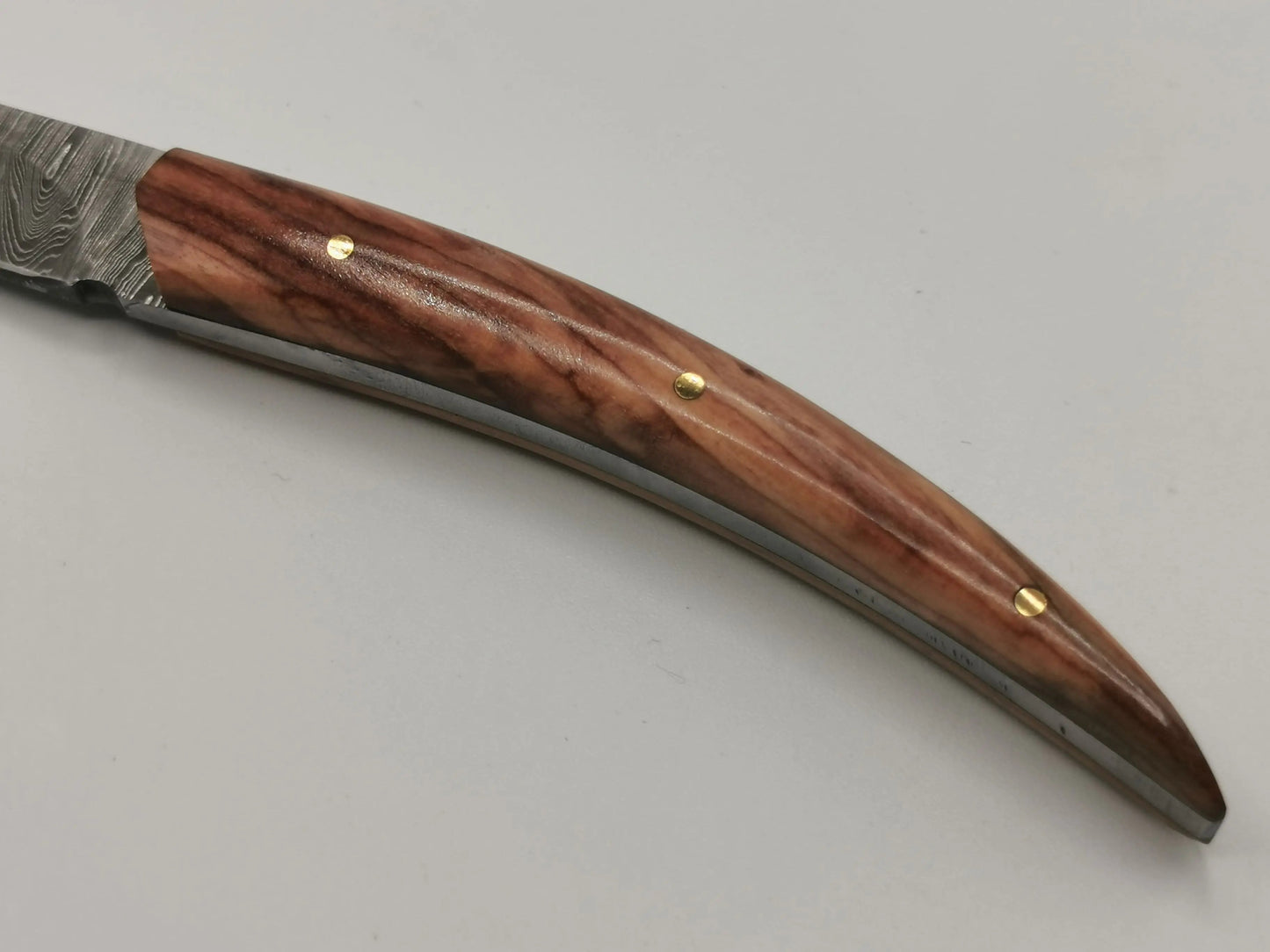 Couteau de Chasse en Damas - Le Camargo Hosteel