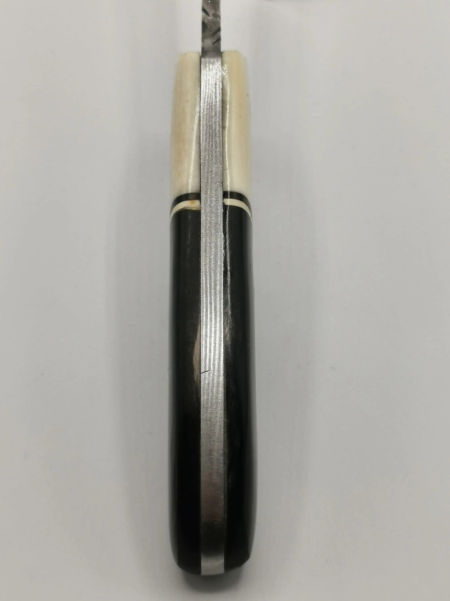 Couteau de chasse en Damas - Le Frégat Hosteel