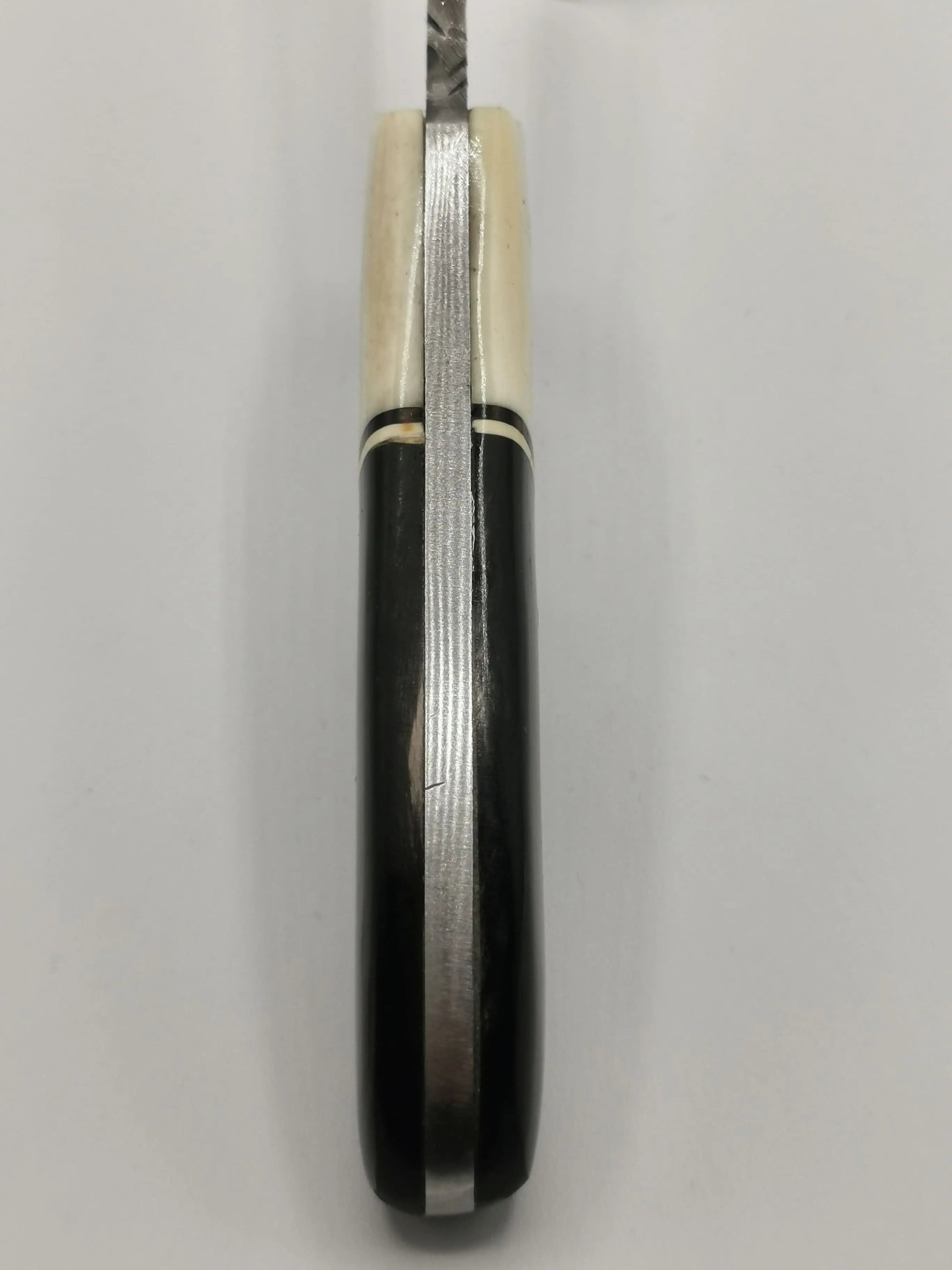 Couteau de chasse en Damas - Le Frégat Hosteel