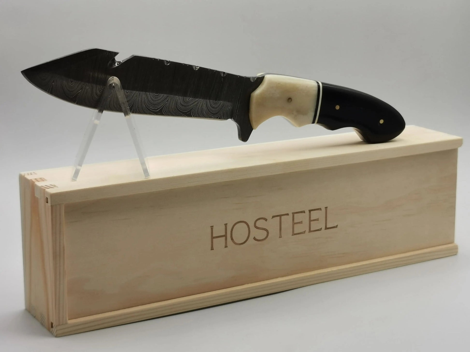 Couteau de chasse en Damas - Le Frégat Hosteel