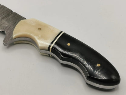 Couteau de chasse en Damas - Le Frégat Hosteel