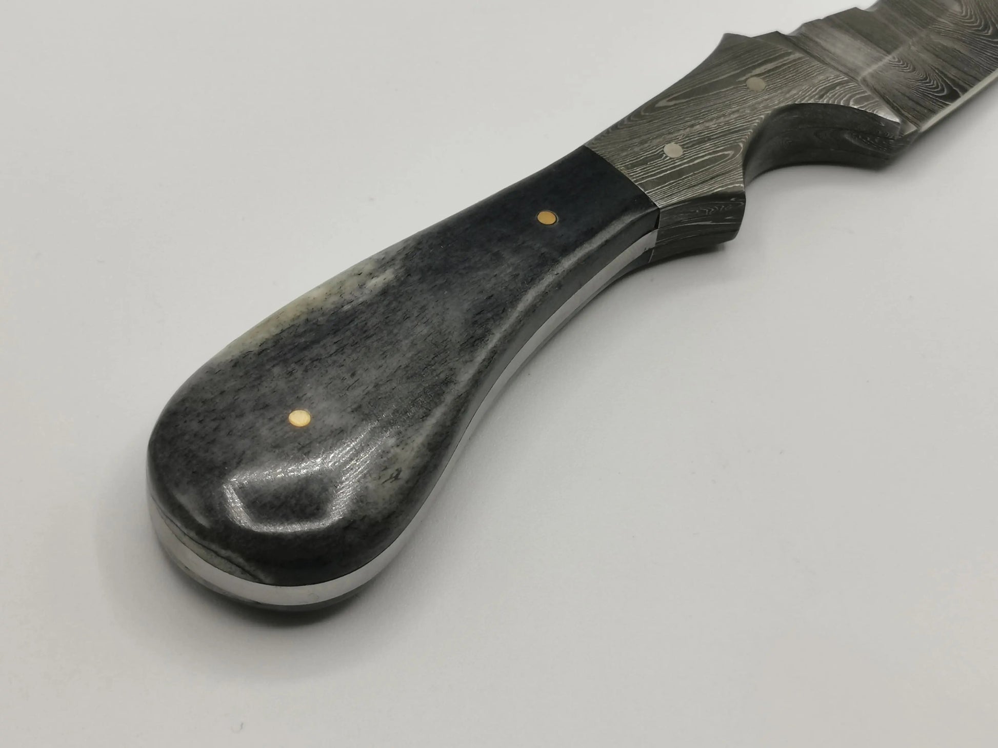 Couteau de Chasse en Damas - Le Lavandou Hosteel