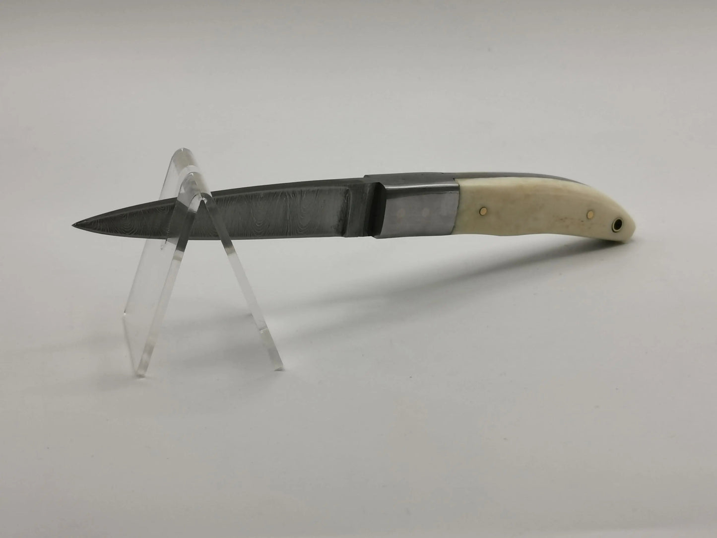 Couteau de Chasse en Damas - Le Sable d'Or Hosteel