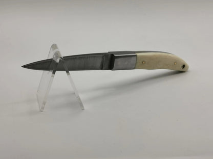 Couteau de Chasse en Damas - Le Sable d'Or Hosteel