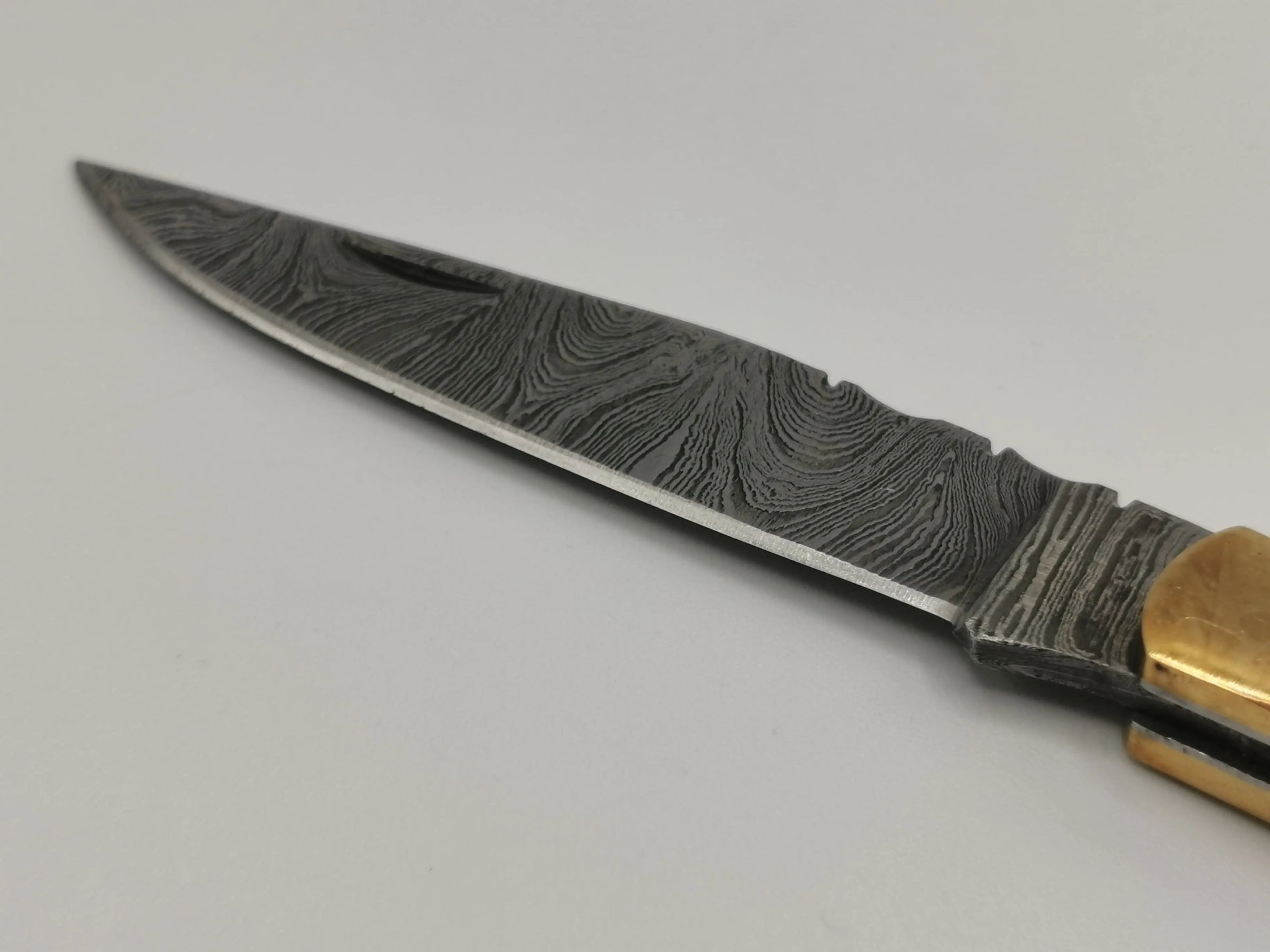 Couteau de Poche en Damas - L'Arlésien Hosteel