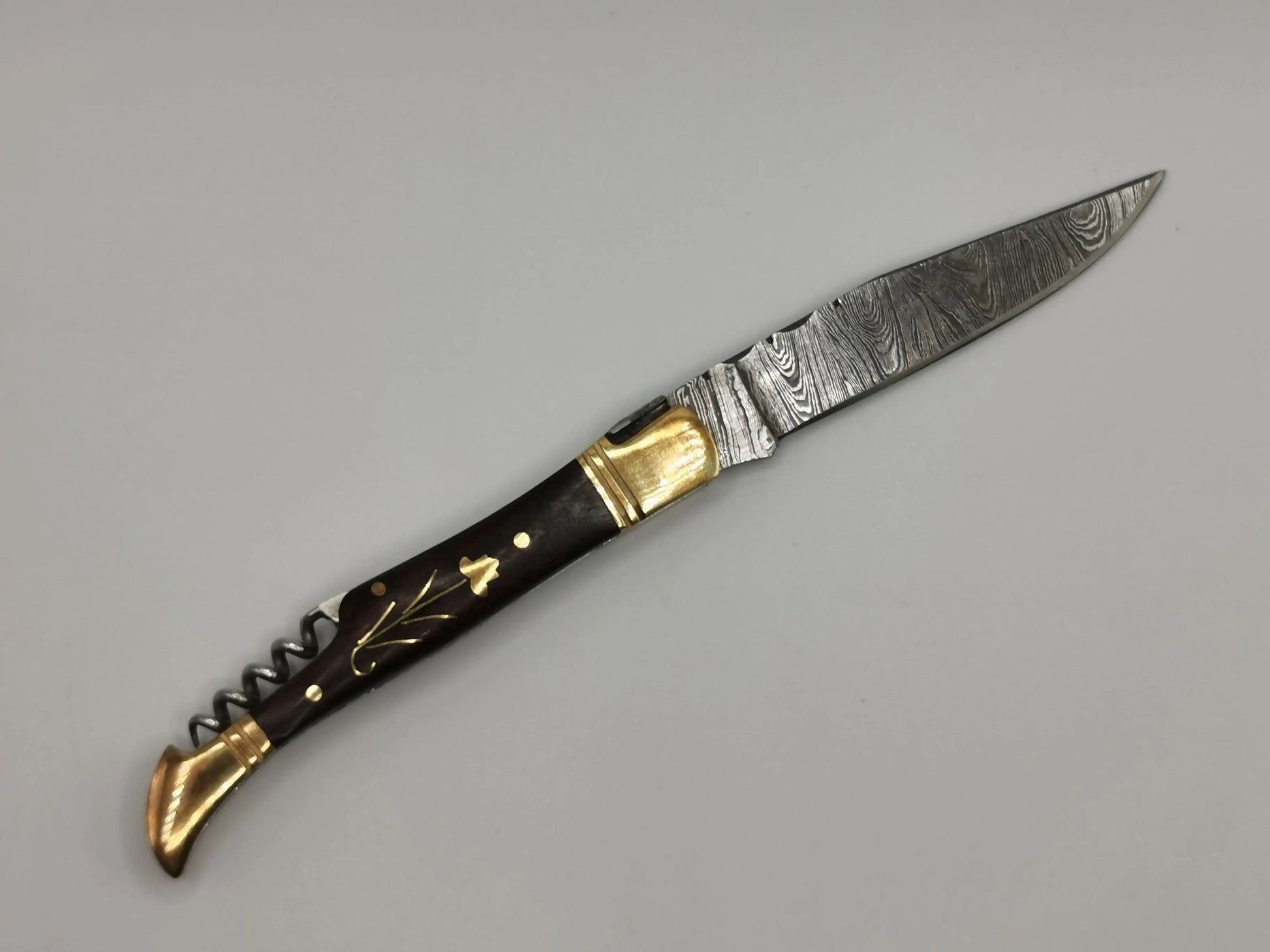 Couteau de Poche en Damas - L'Arlésien Hosteel