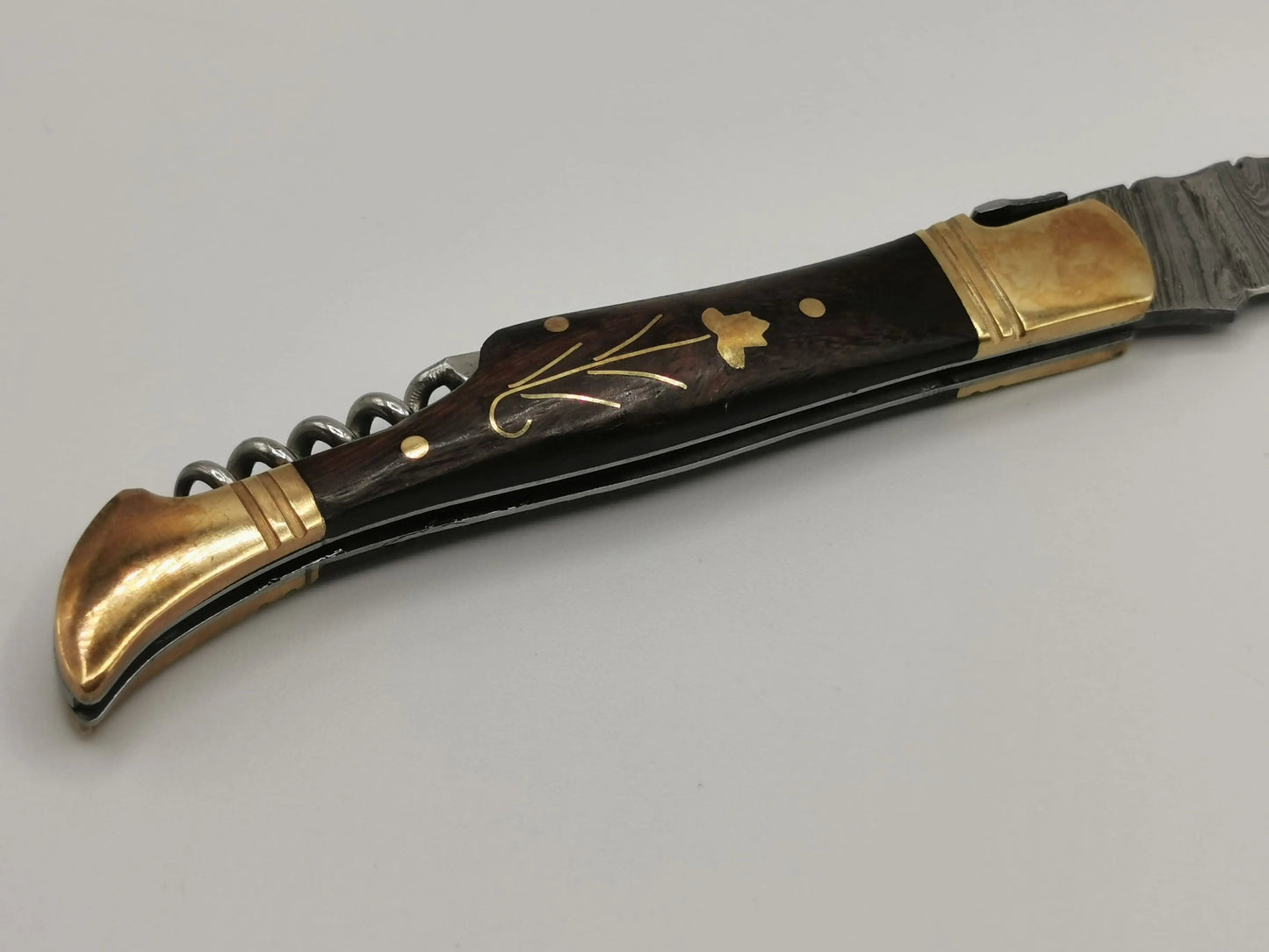 Couteau de Poche en Damas - L'Arlésien Hosteel