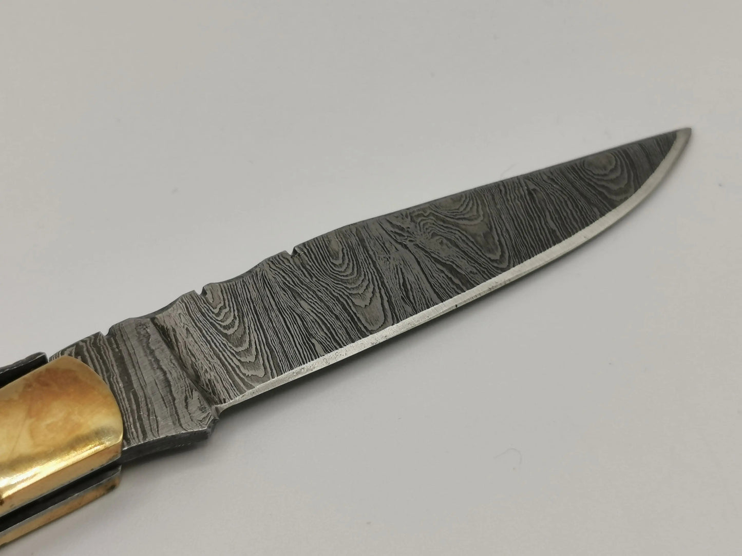 Couteau de Poche en Damas - L'Arlésien Hosteel