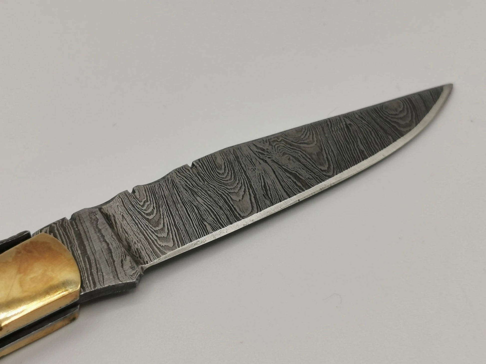 Couteau de Poche en Damas - L'Arlésien Hosteel