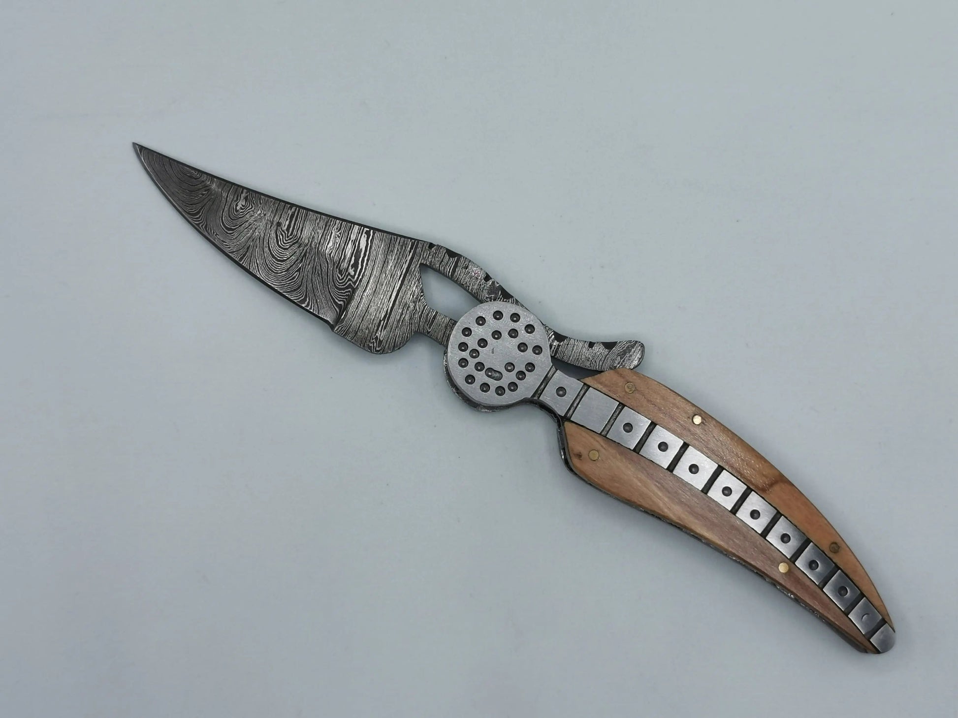 Couteau de Poche en Damas - L'Aubanel Hosteel