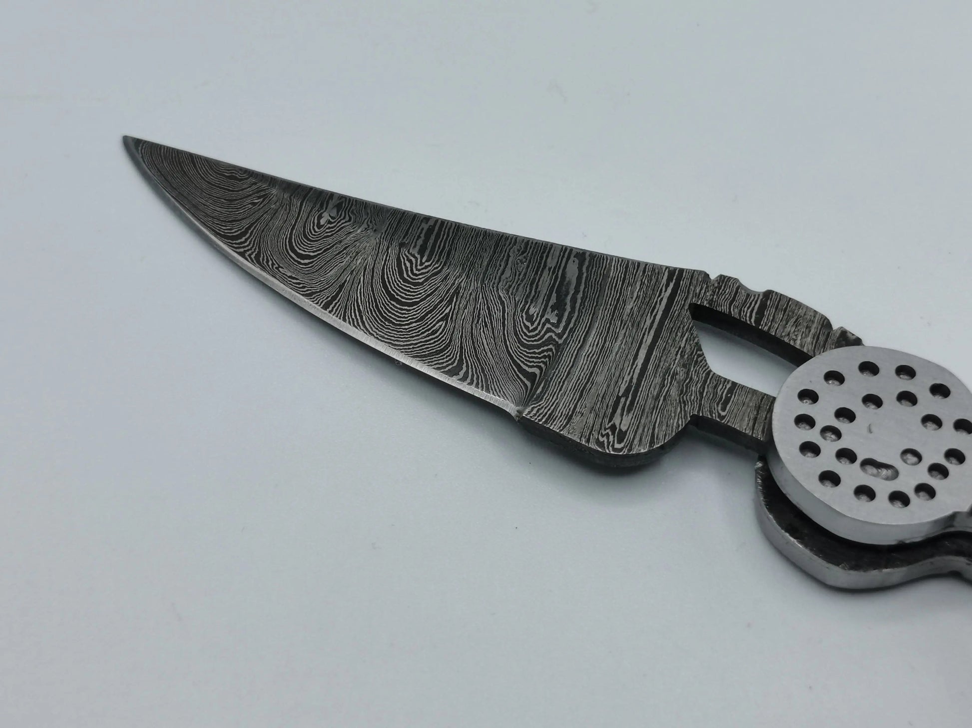 Couteau de Poche en Damas - L'Aubanel Hosteel