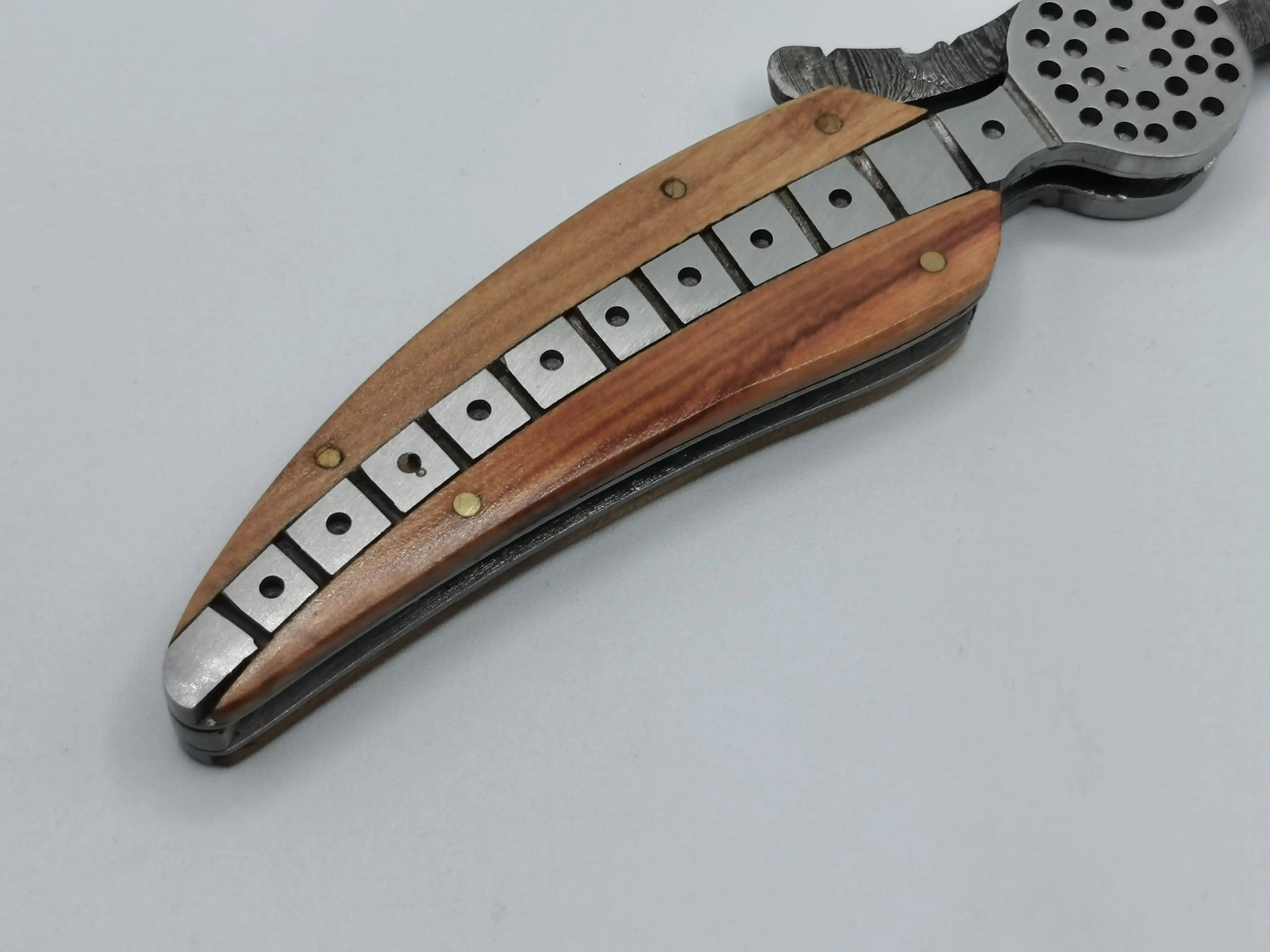 Couteau de Poche en Damas - L'Aubanel Hosteel