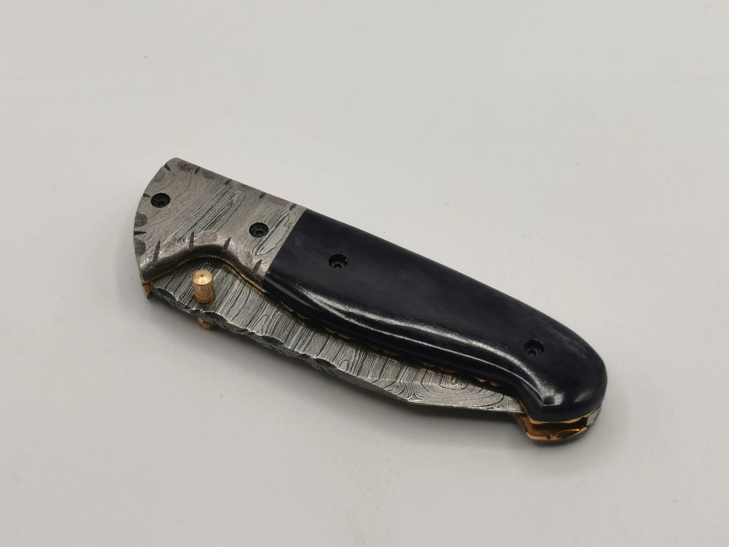 Couteau de Poche en Damas - L'Oustaou Hosteel