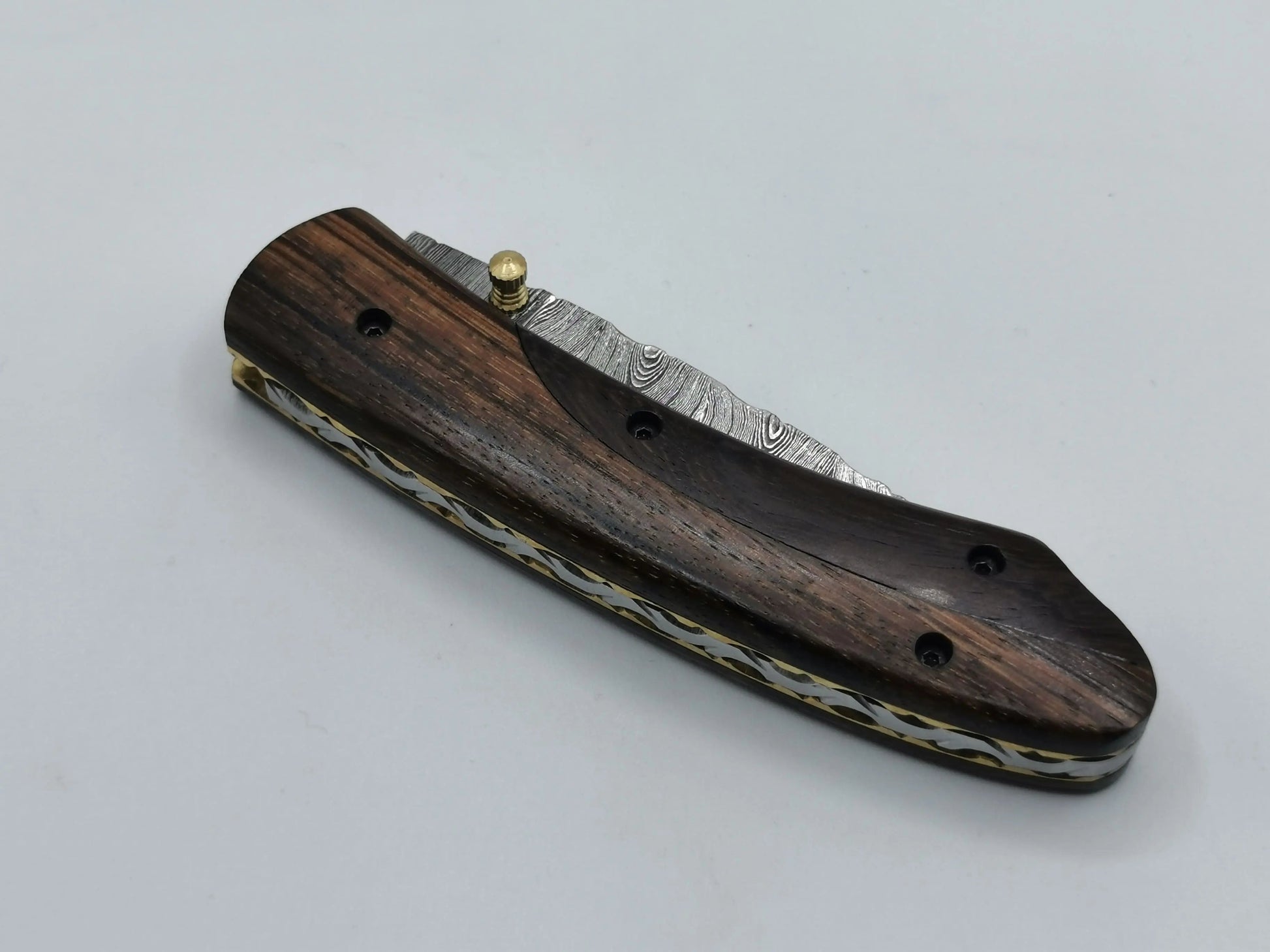 Couteau de Poche en Damas - Le Baou Hosteel