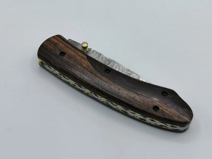 Couteau de Poche en Damas - Le Baou Hosteel