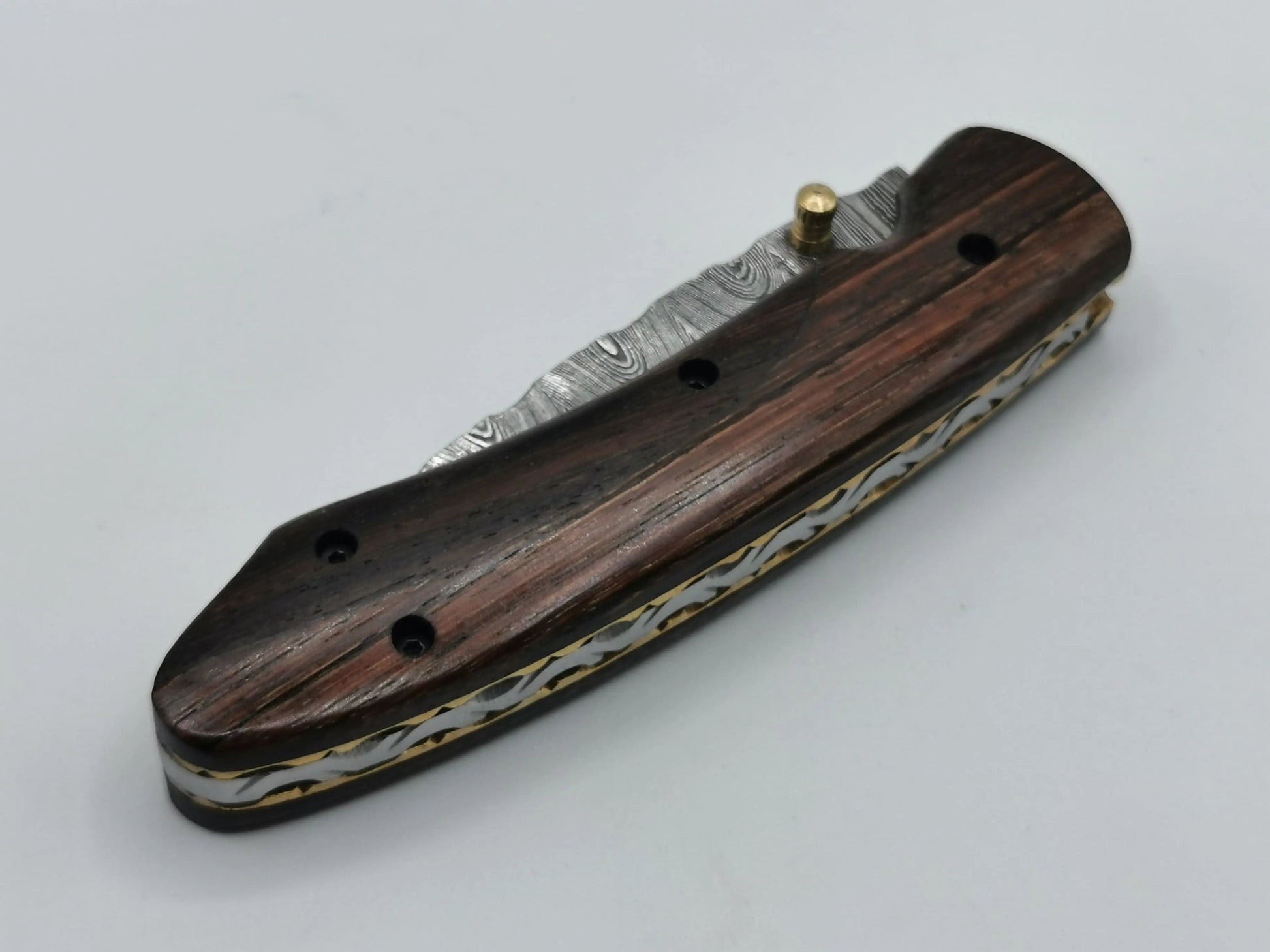 Couteau de Poche en Damas - Le Baou Hosteel