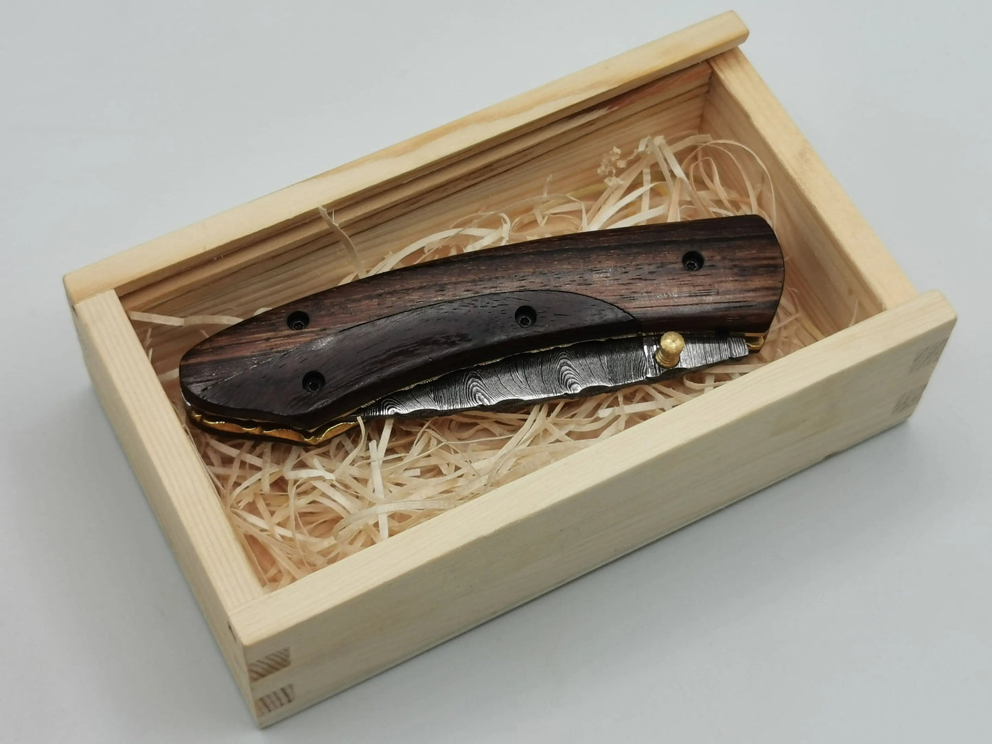 Couteau de Poche en Damas - Le Baou Hosteel