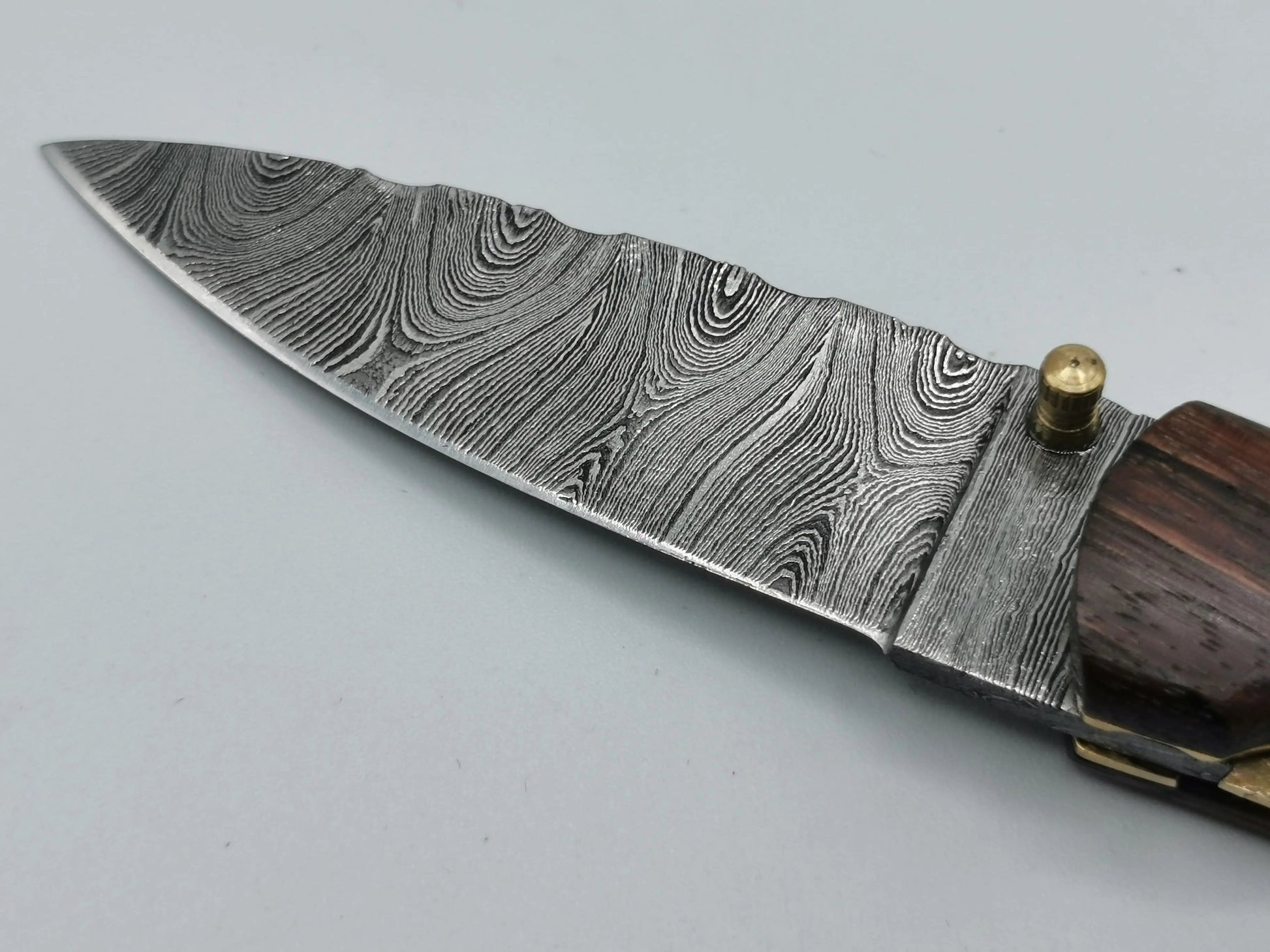 Couteau de Poche en Damas - Le Baou Hosteel