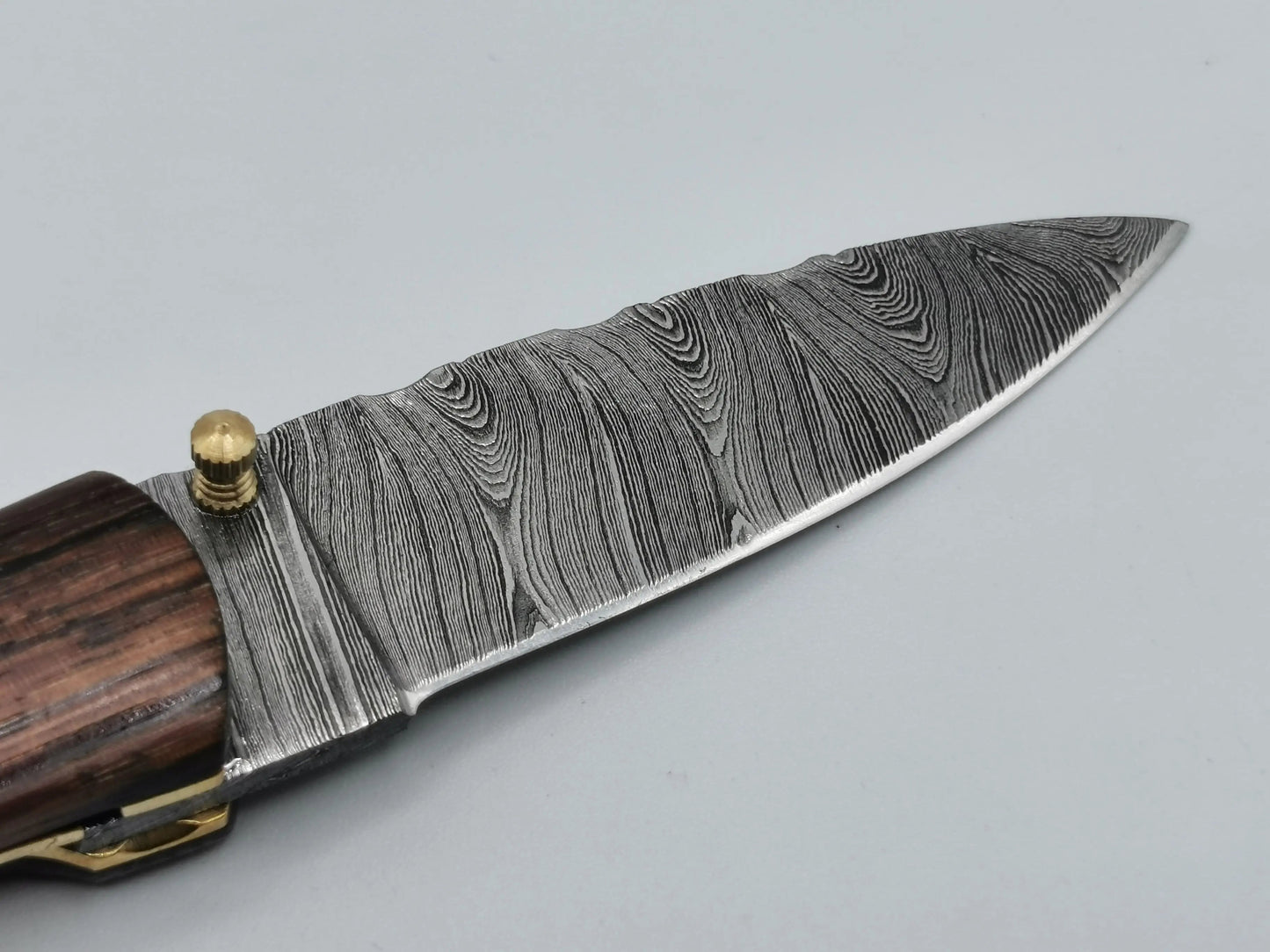 Couteau de Poche en Damas - Le Baou Hosteel