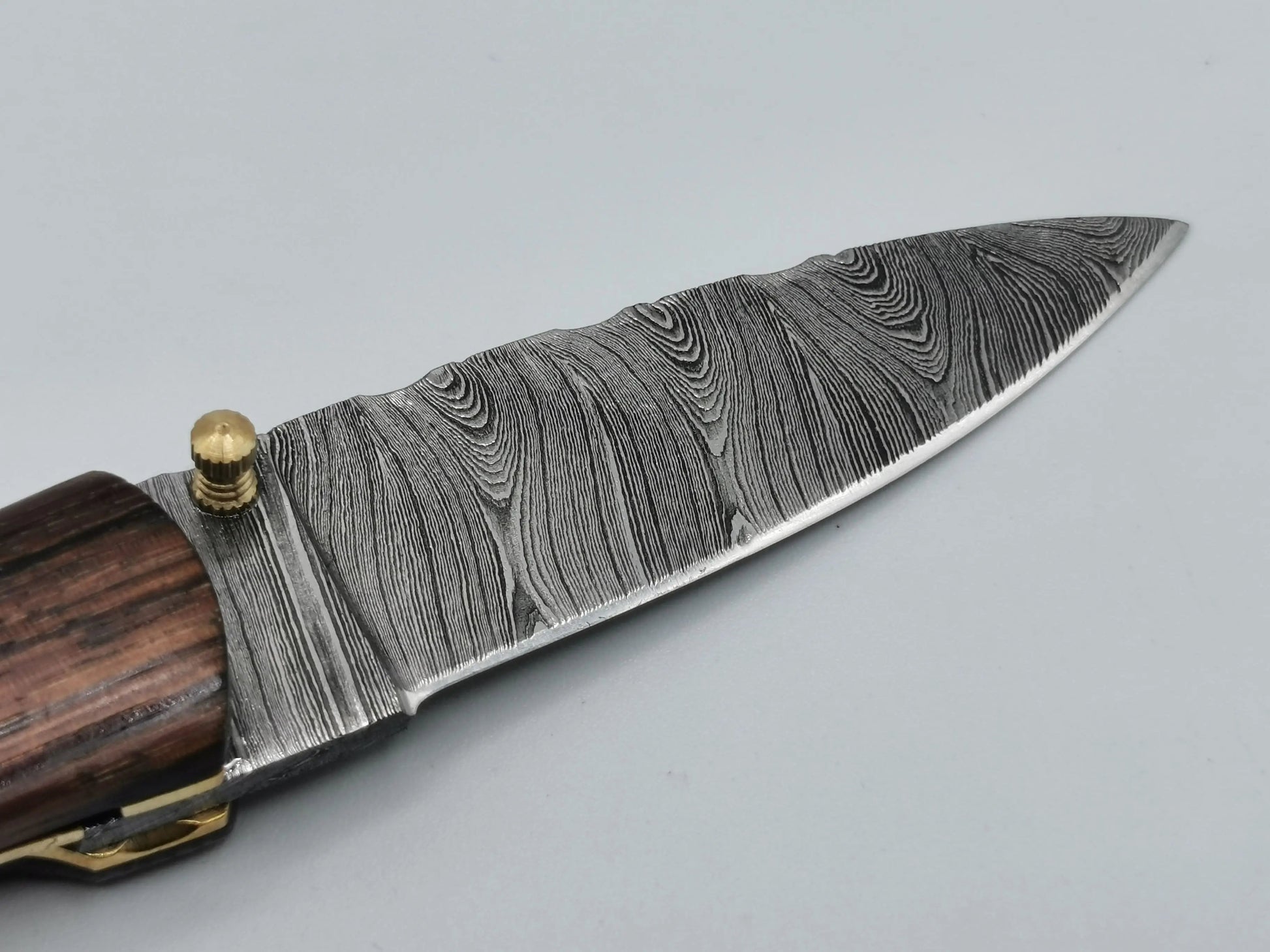 Couteau de Poche en Damas - Le Baou Hosteel