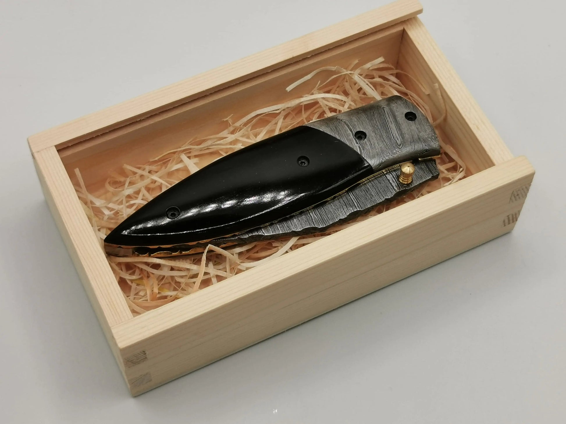 Couteau de Poche en Damas - Le Caladou Hosteel