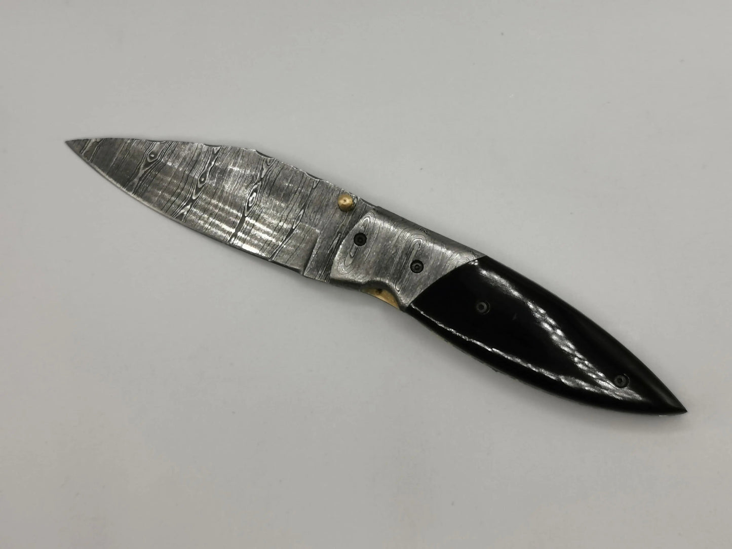 Couteau de Poche en Damas - Le Caladou Hosteel