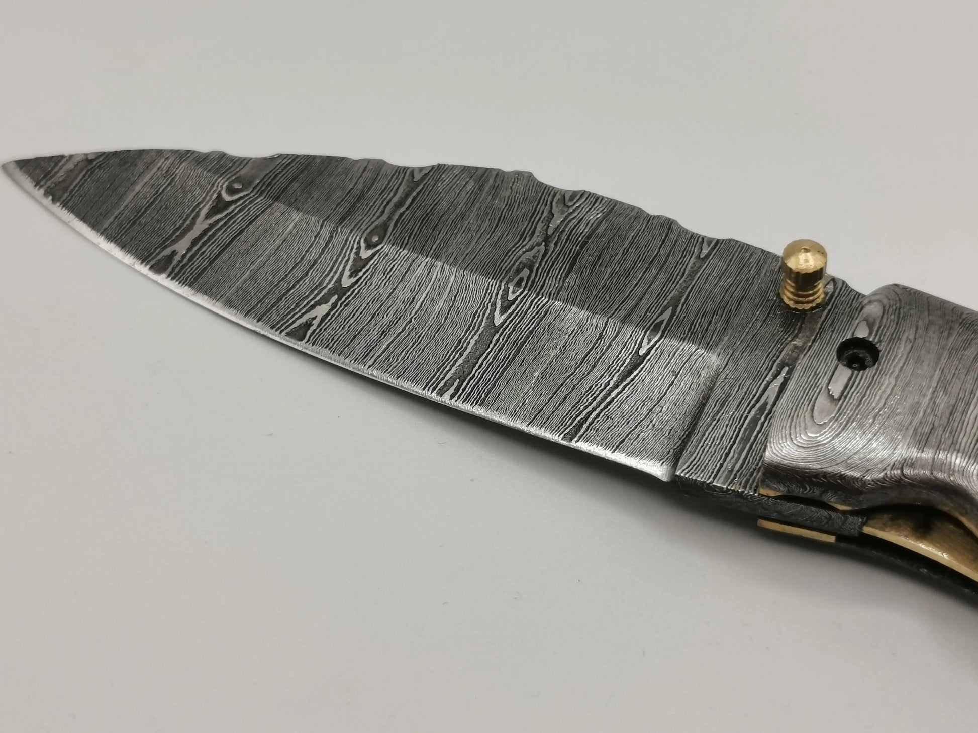 Couteau de Poche en Damas - Le Caladou Hosteel