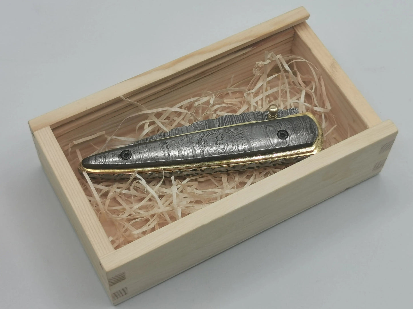 Couteau de Poche en Damas - Le Ferranel Hosteel