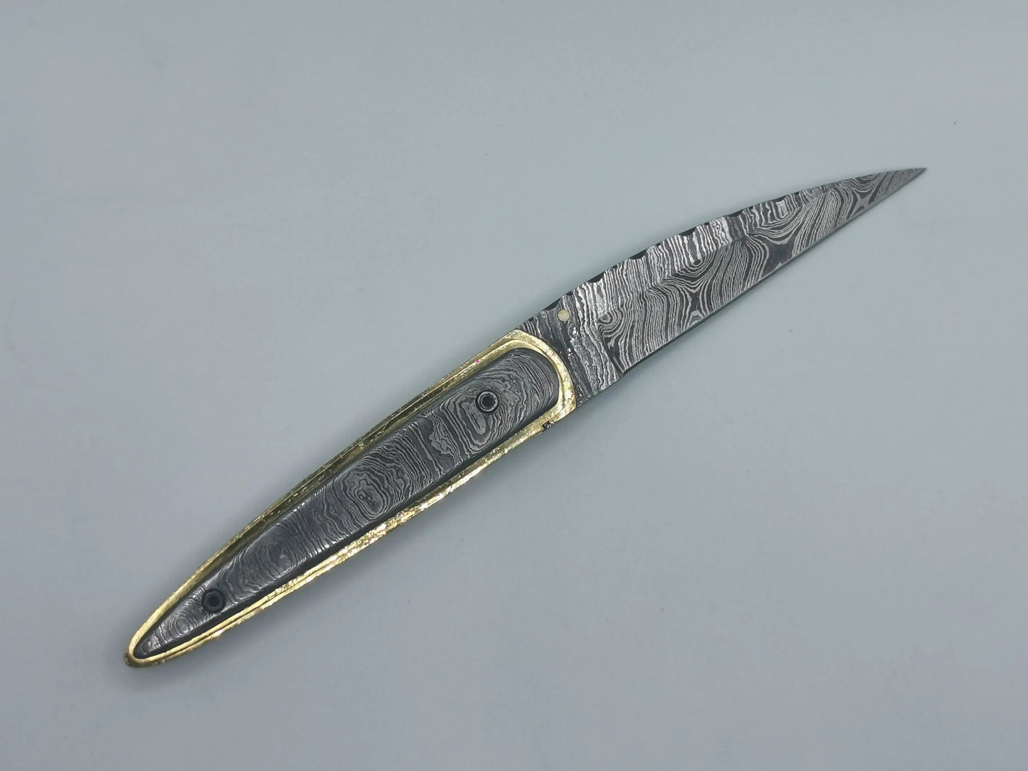 Couteau de Poche en Damas - Le Ferranel Hosteel