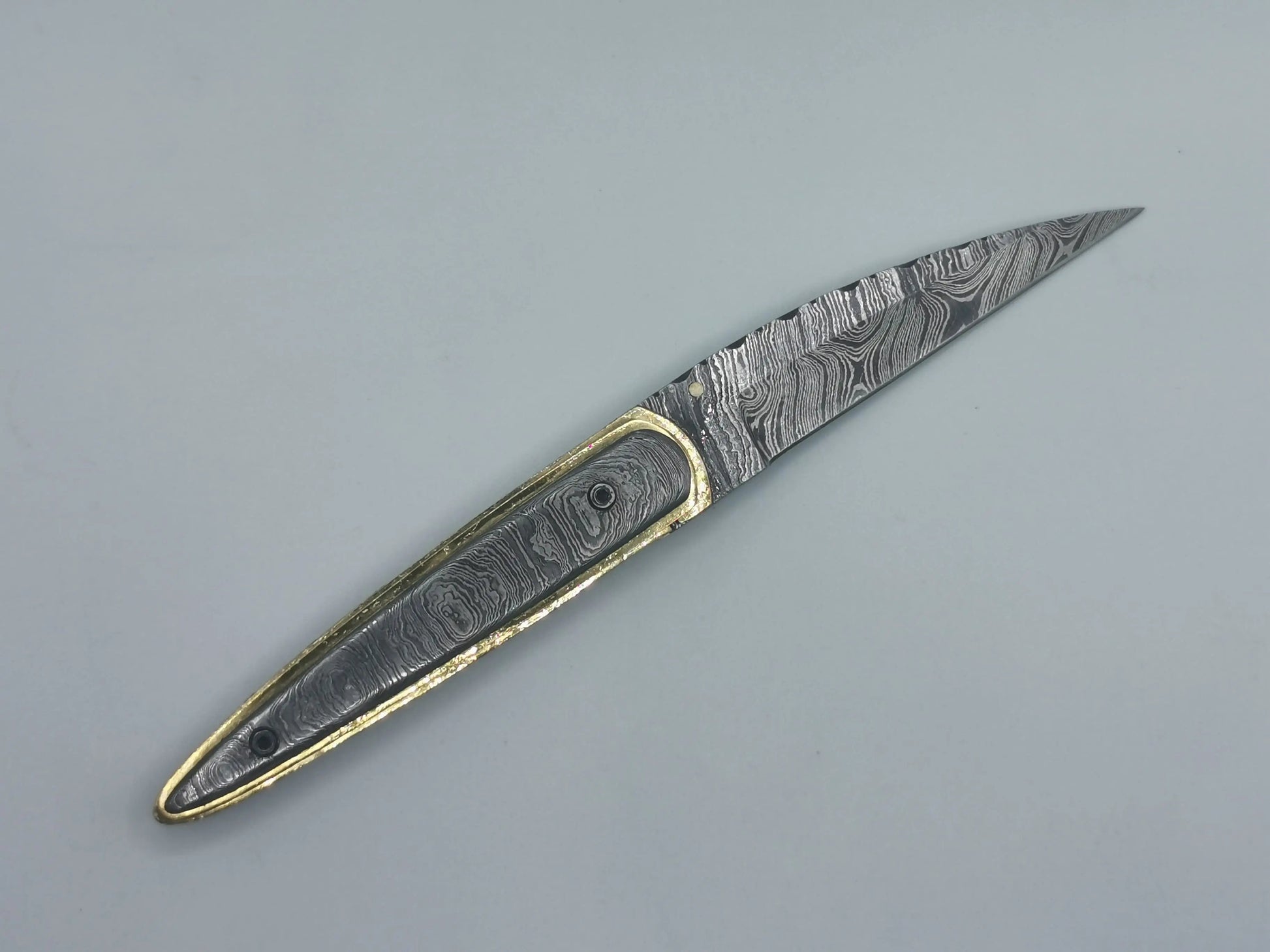 Couteau de Poche en Damas - Le Ferranel Hosteel