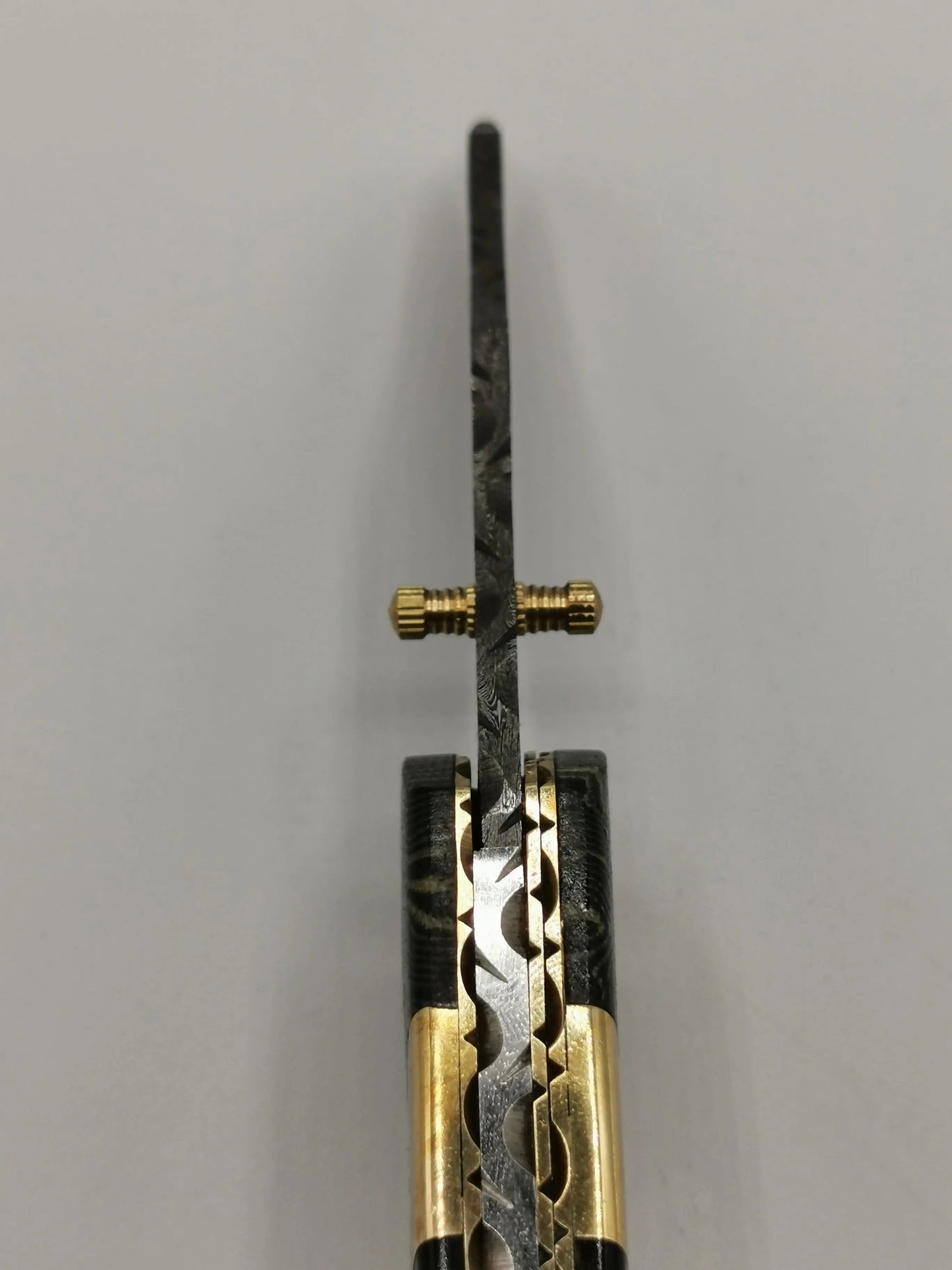 Couteau de Poche en Damas - Le Lou Venturi Hosteel