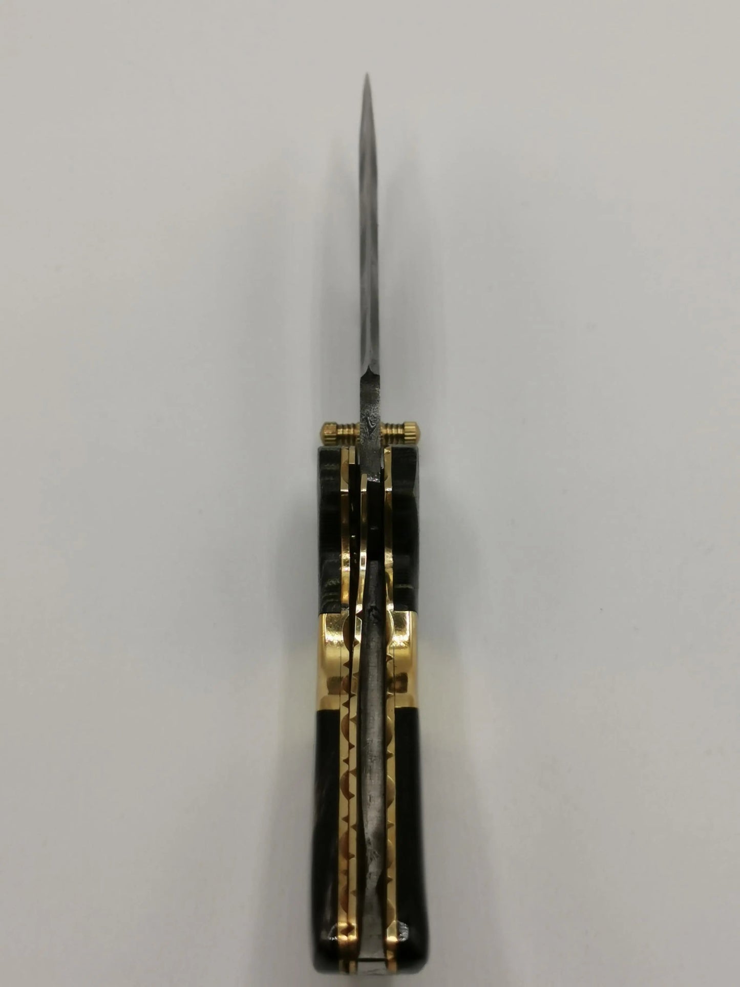 Couteau de Poche en Damas - Le Lou Venturi Hosteel