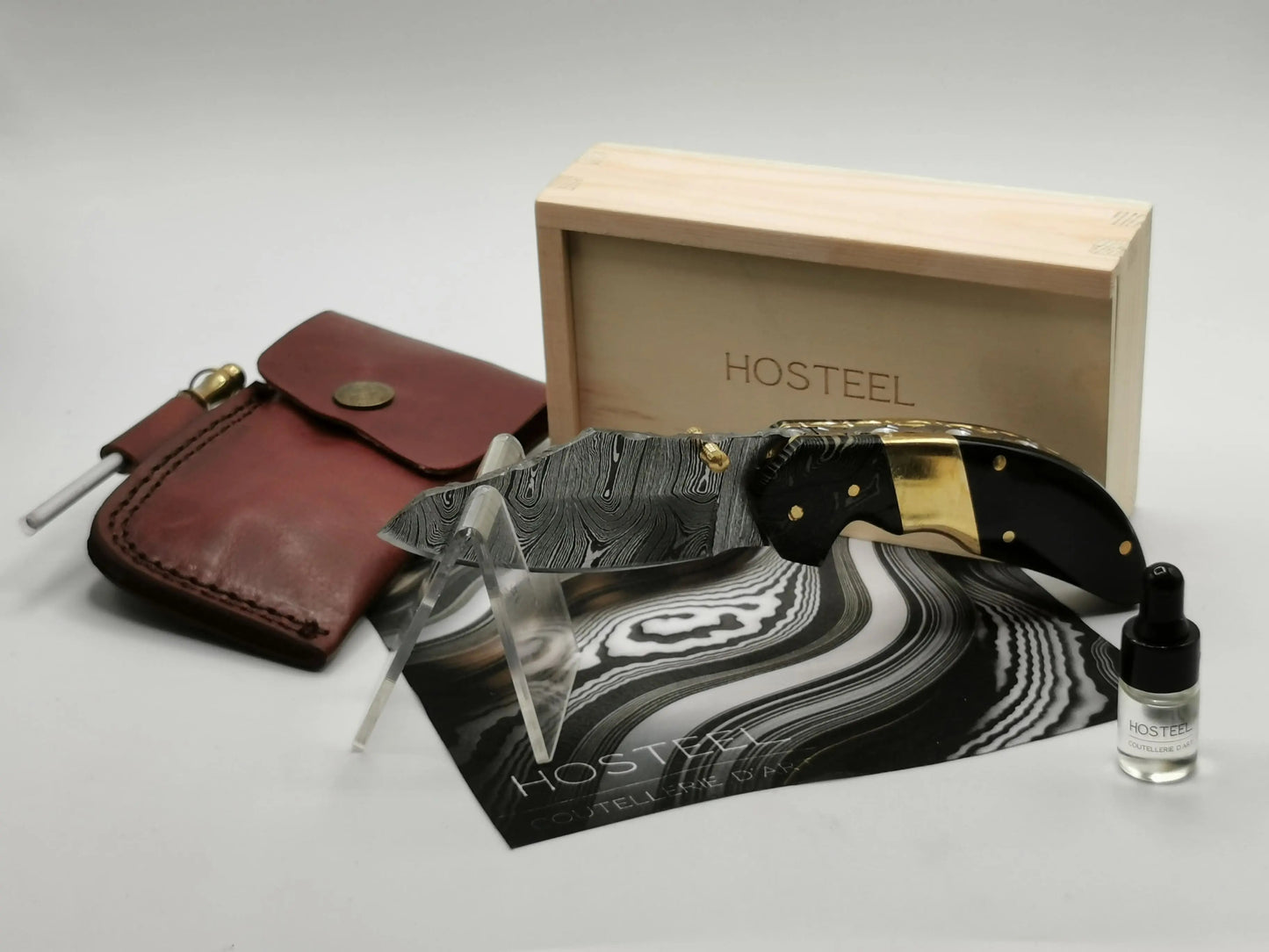 Couteau de Poche en Damas - Le Lou Venturi Hosteel