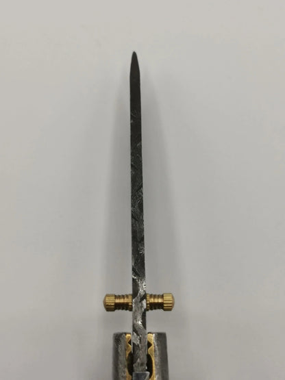 Couteau de Poche en Damas - Le Mascaron Hosteel