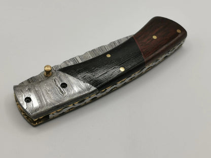 Couteau de Poche en Damas - Le Mascaron Hosteel