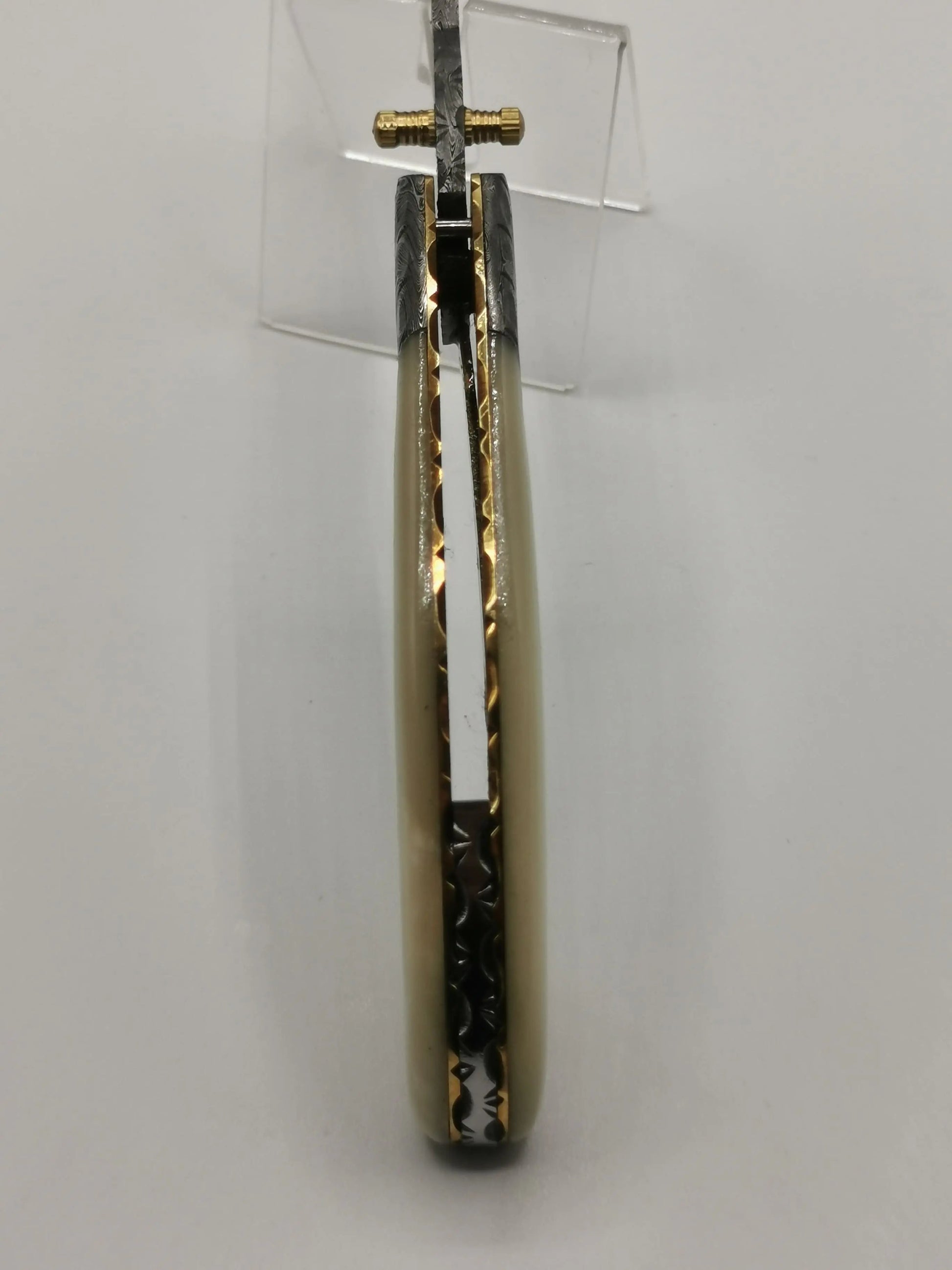 Couteau de Poche en Damas - Le Pastourel Hosteel